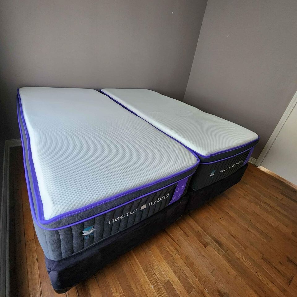 Nectar Premier Hybrid Split King Mattress Set – 13″ Height – Amazing Condition!