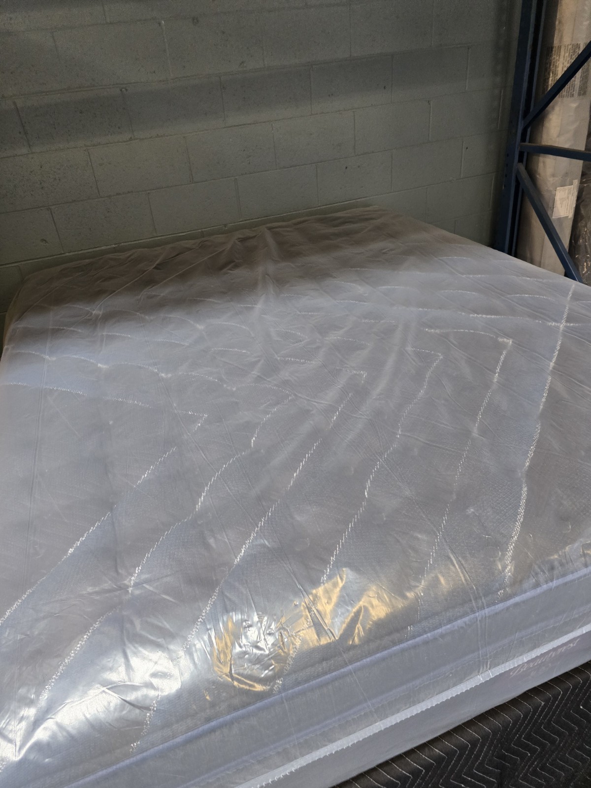 Beautyrest World Class Level 3 Medium Pillow Top King Size (Very Supportive)