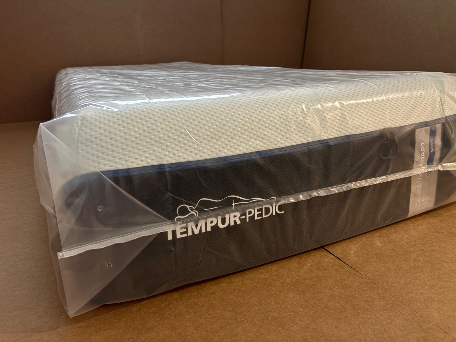 Tempurpedic LuxeAdapt Soft Twin XL Mattress Luxe Adapt MSRP $4199