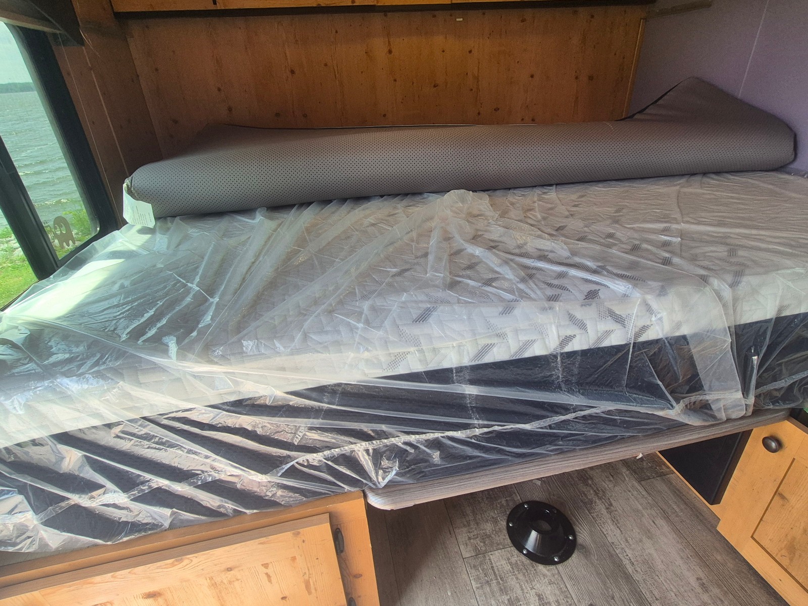 Pre-Owned Nectar Memory Foam, Medium Firm Mattress with 2 inch Soft Topper