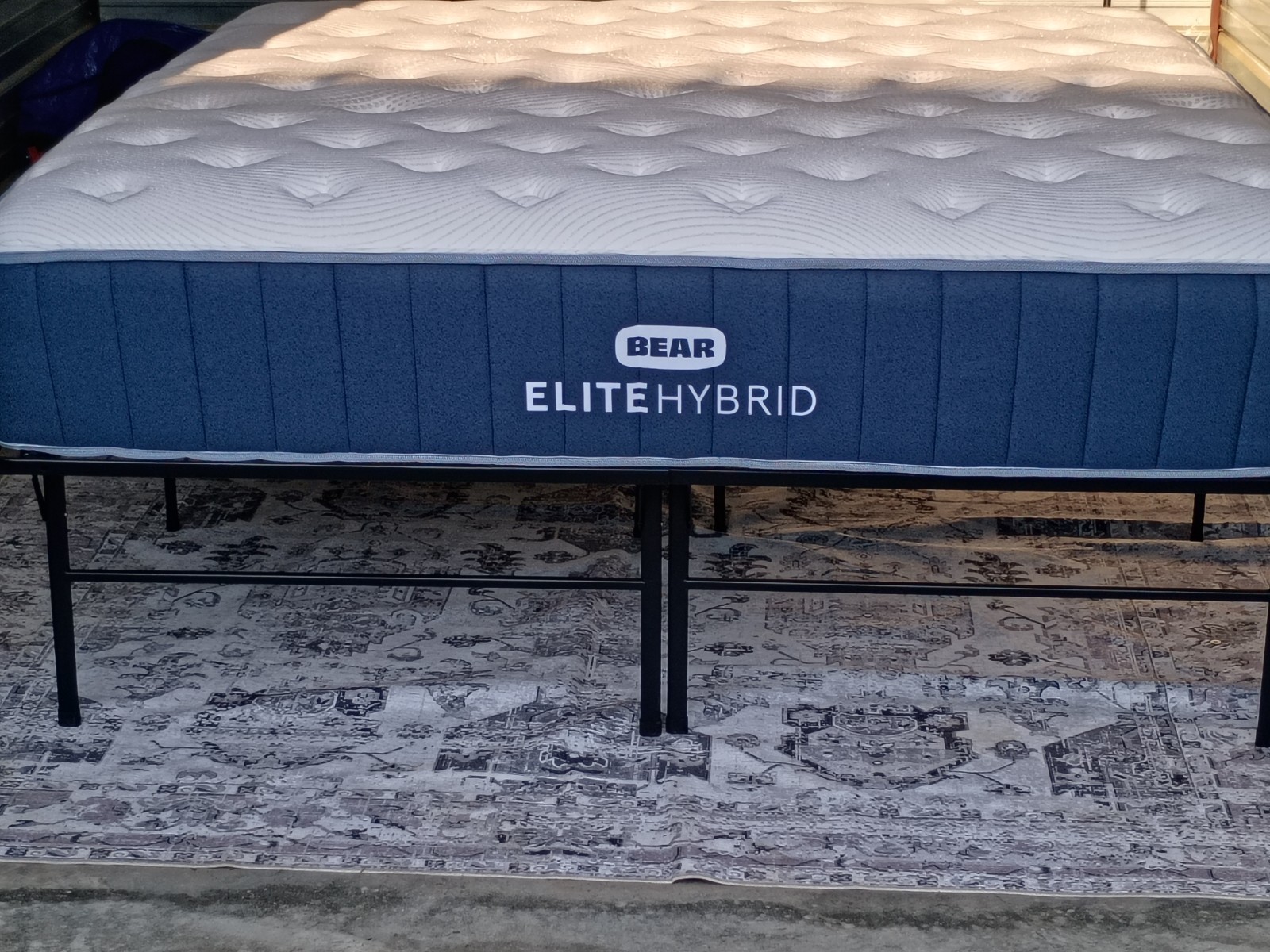 Bear Elite Hybrid King Mattress Medium Firm Cooling Technology Blue/White