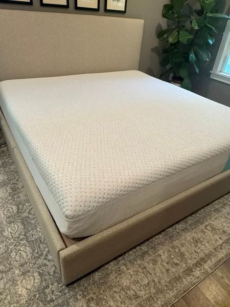 CASPER SNOW, TWIN XL MATTRESS – Sanitized & Recompacted – Free Delivery