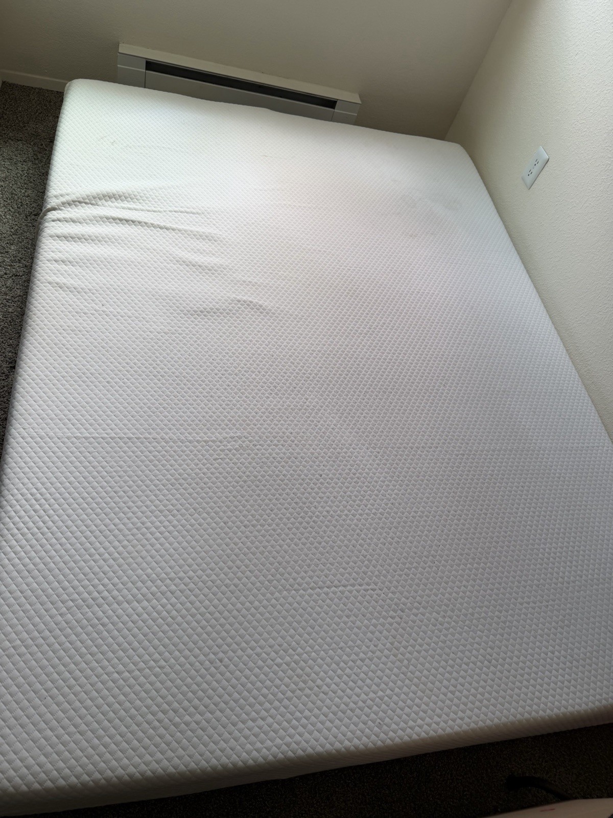 Queen Memory Foam Mattress, Medium Firmness, White Removable Fabric Cover