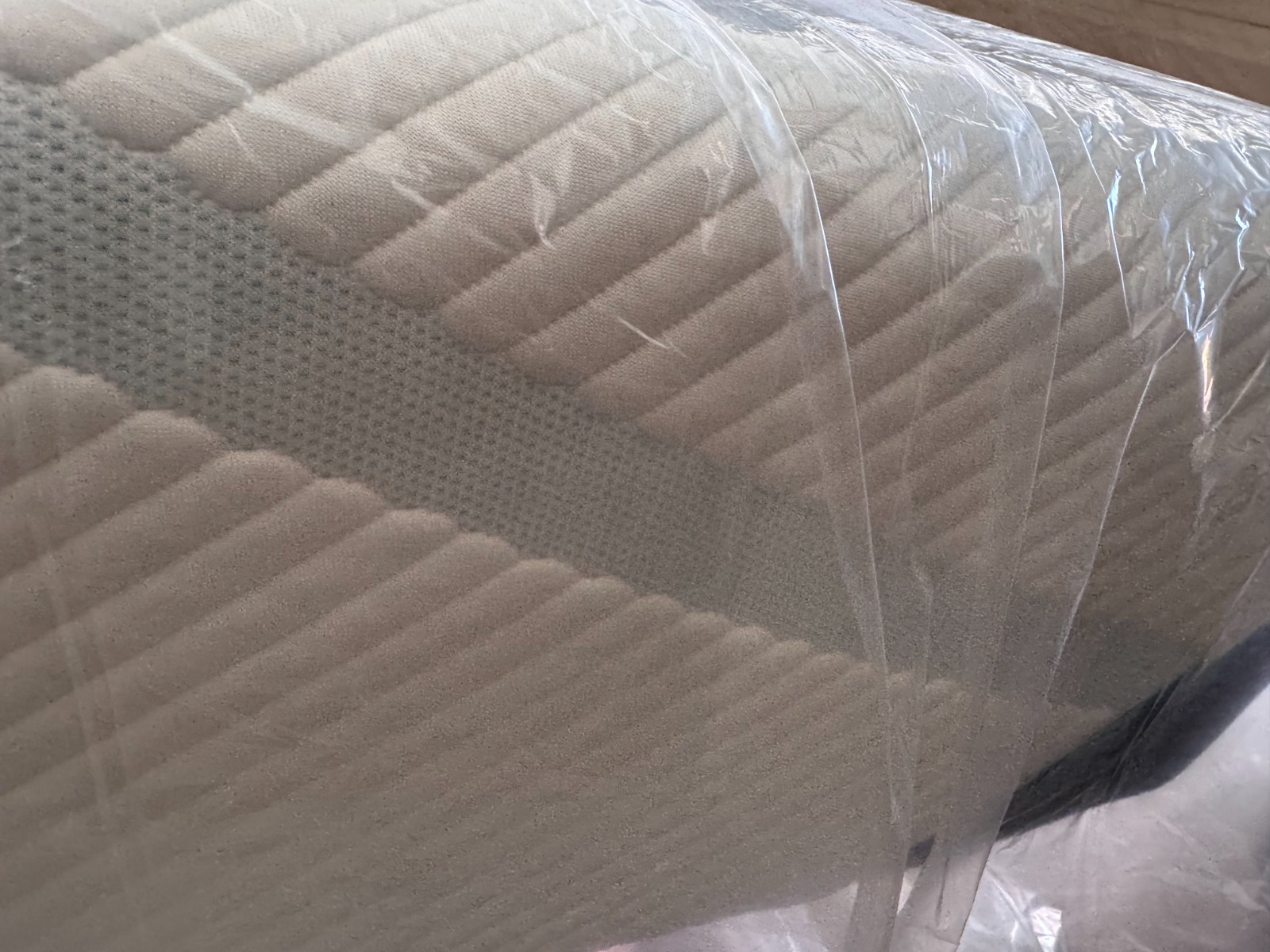 Tempur-pedic mattress Adapt Medium Contour Twin XL/ Split King ex-display.