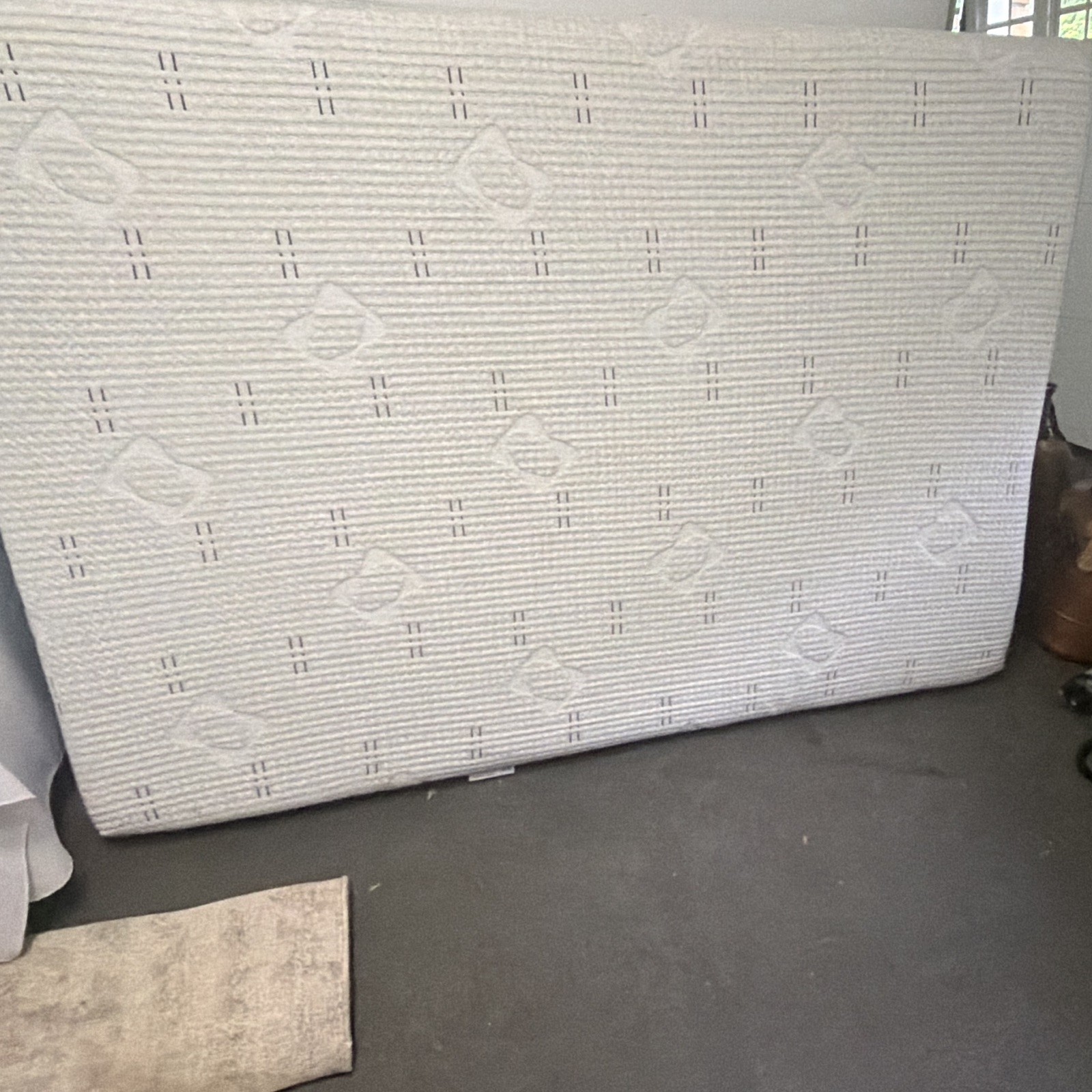 Sealy Sleepy’s Full Memory Foam Mattress Soft Firmness White- (Used Once)