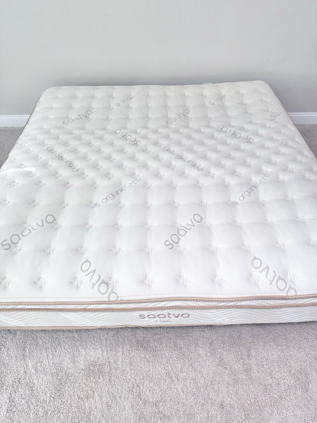 Saatva Classic King Organic Cotton Top Breathable Mattress