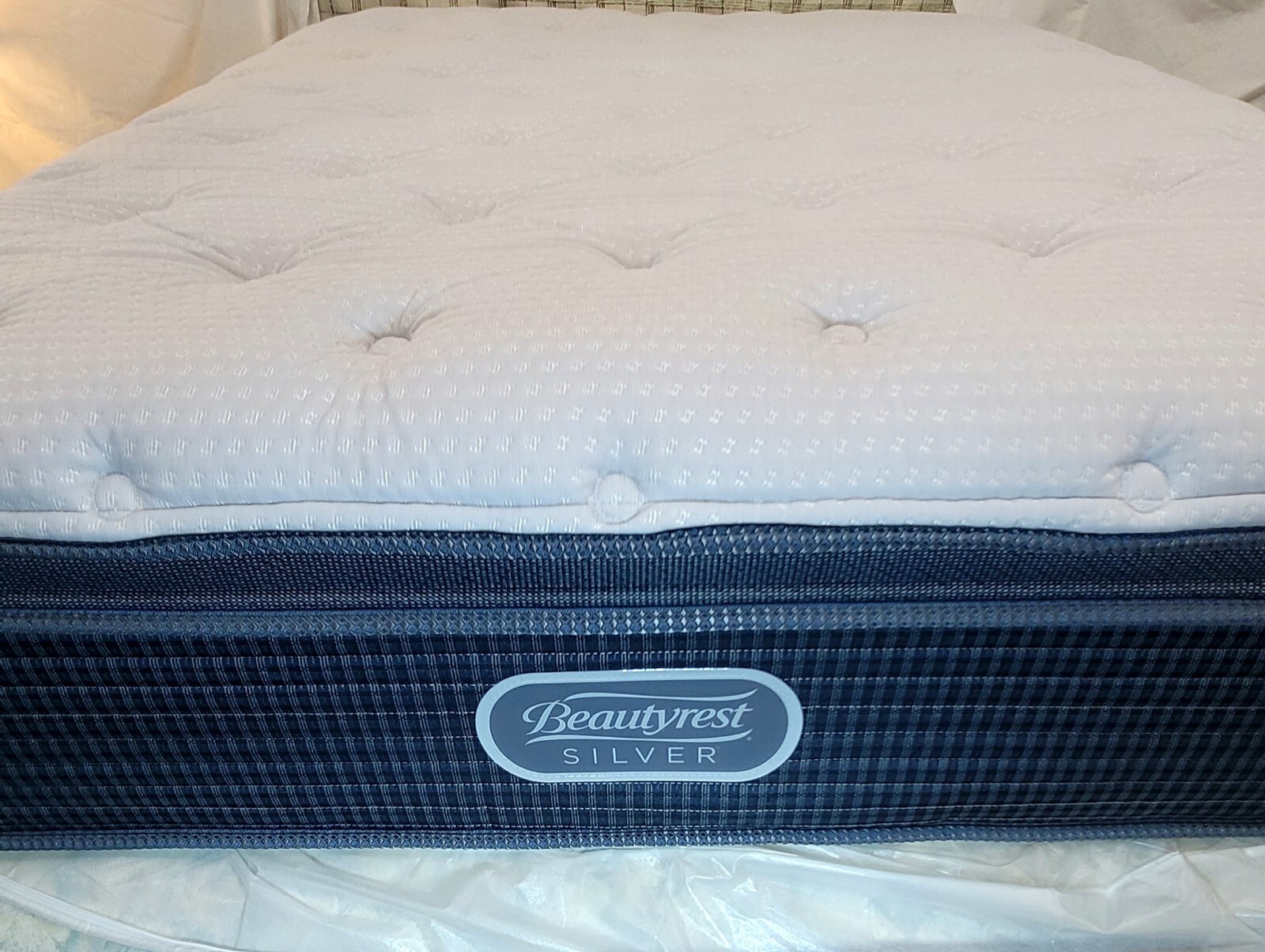 BEAUTYREST SILVER LUX PILLOW-TOP 14″ QUEEN MATTRESS. LOCAL P/UP ONLY QUEENS, NY