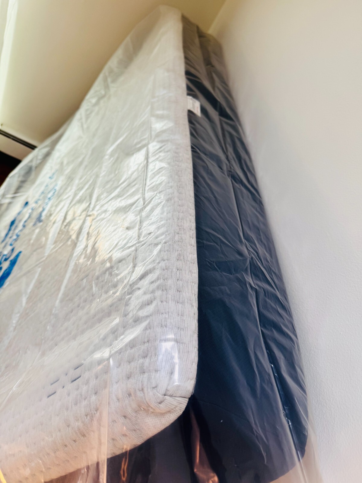 mattress Full Size / 12” – memory foam
