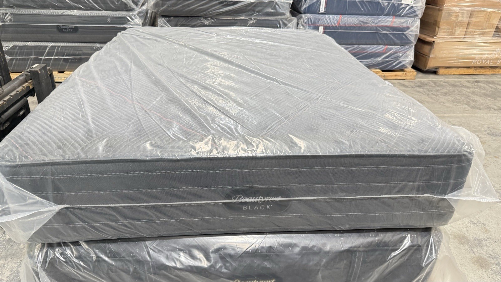 SIMMONS BEAUTYREST QUEEN BLACK C CLASS EXTRA FIRM MATTRESS NEW CLOSEOUT