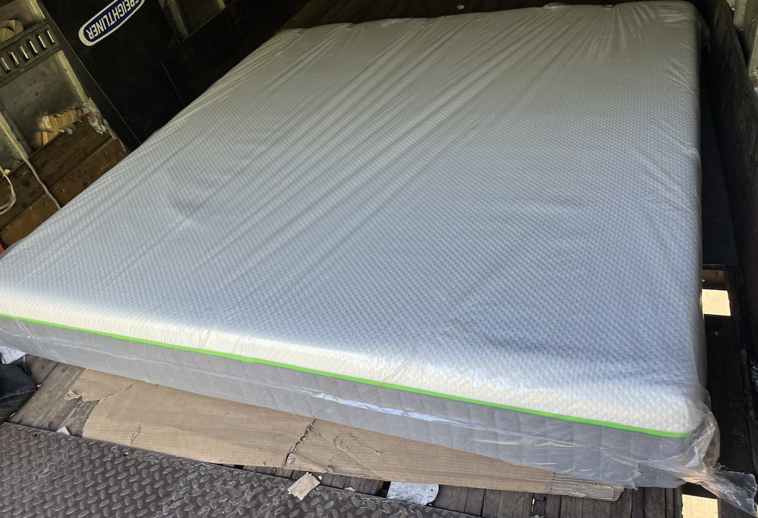 Cariloha King Memory Foam Mattress Medium Firm Breathable White/Gray/Green
