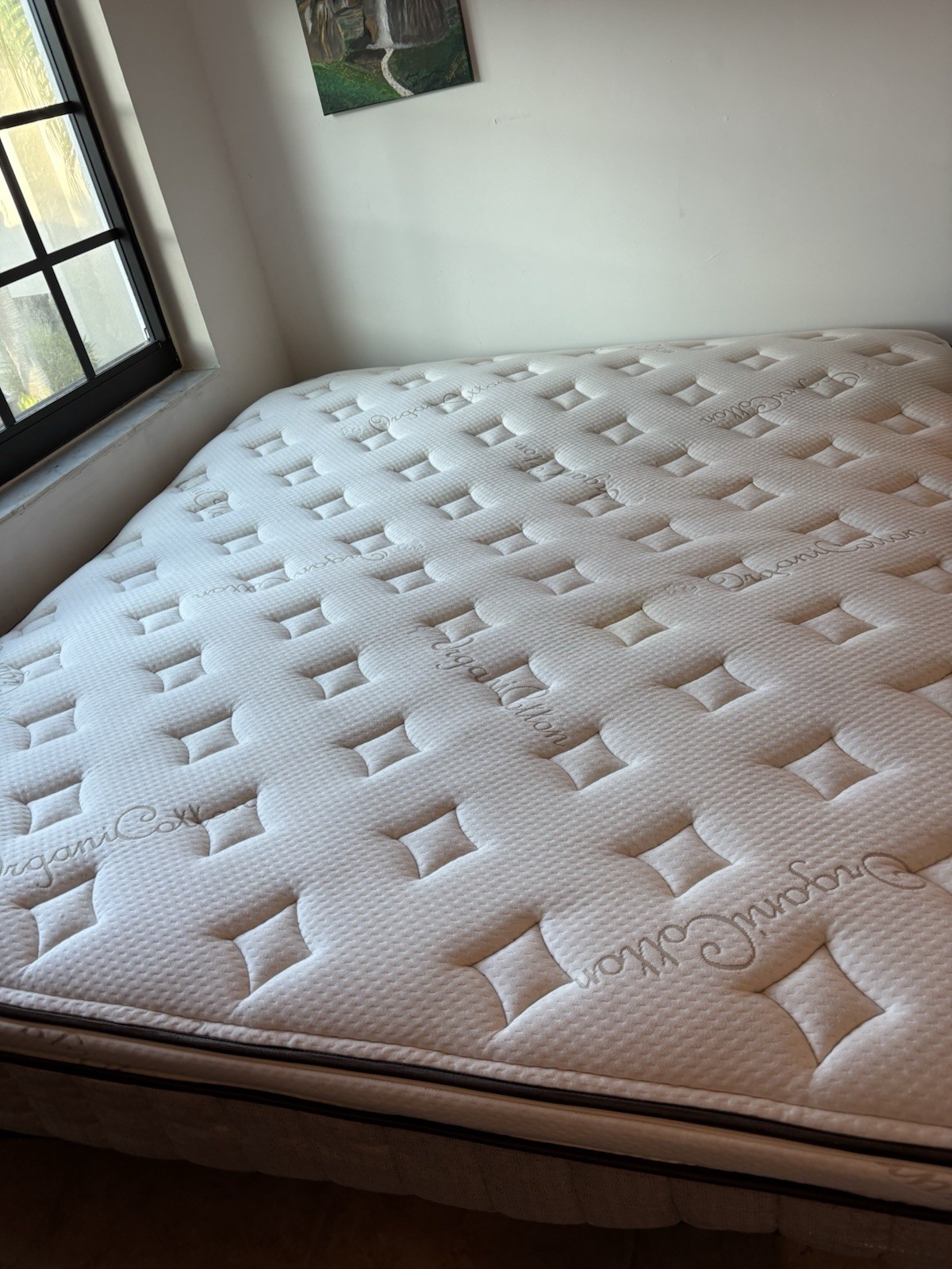 Nest Bedding Hybrid Latex Queen Mattress, Firm Quilted Fabric Cover, White/Gray