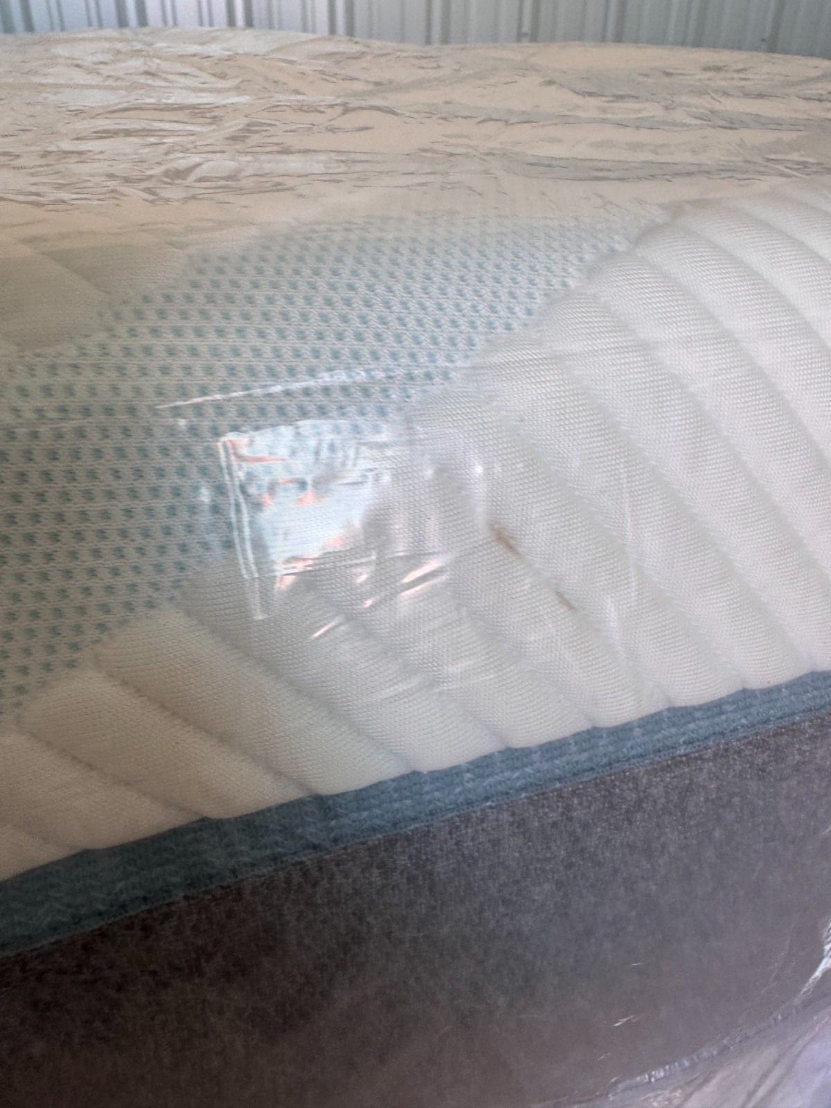 Tempur-pedic mattress Adapt Medium Contour Twin XL/ Split King ex-display.