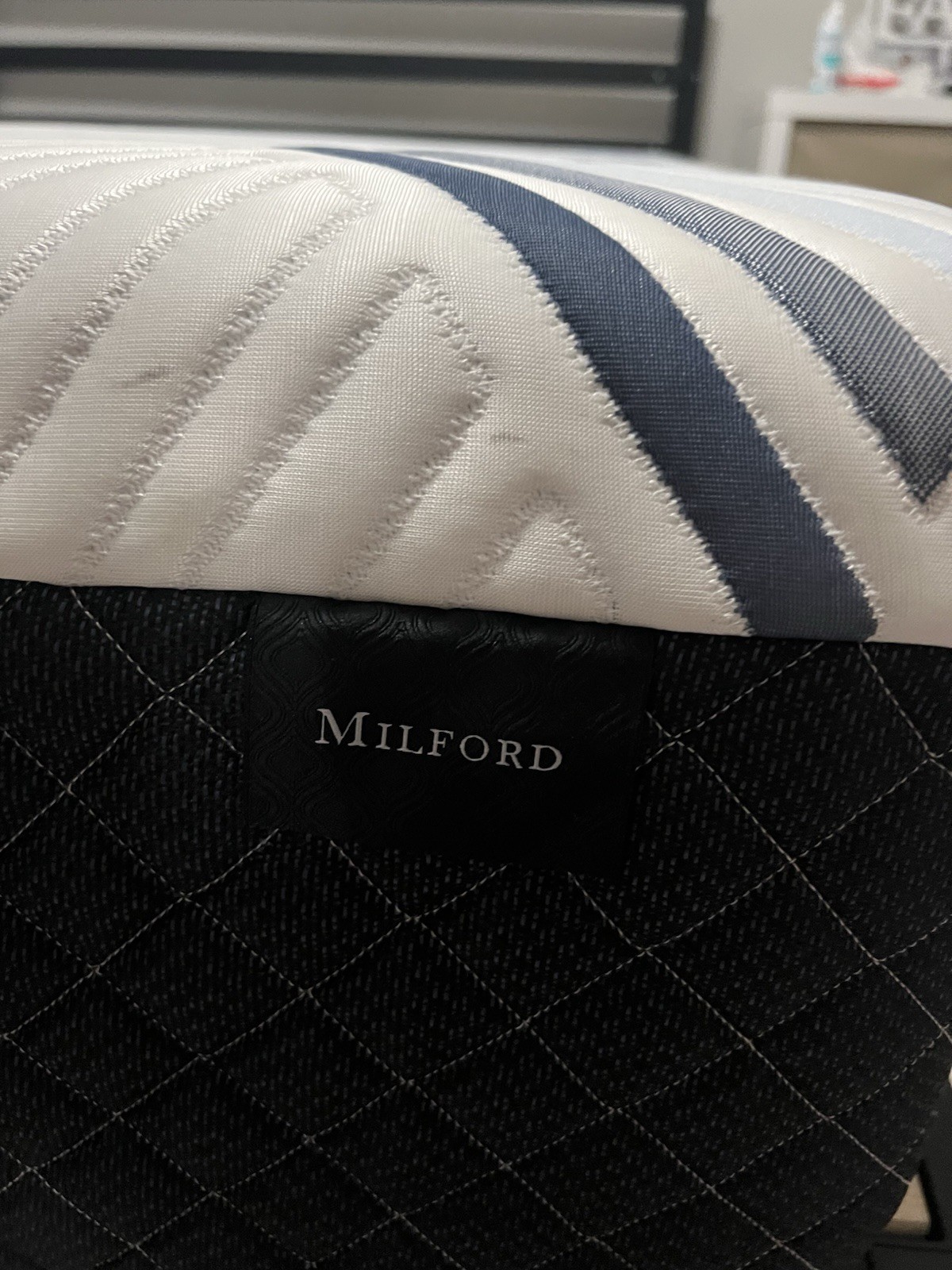 Therapedic Milford Queen Firm Mattress Quilted Fabric Cover Geometric Pattern