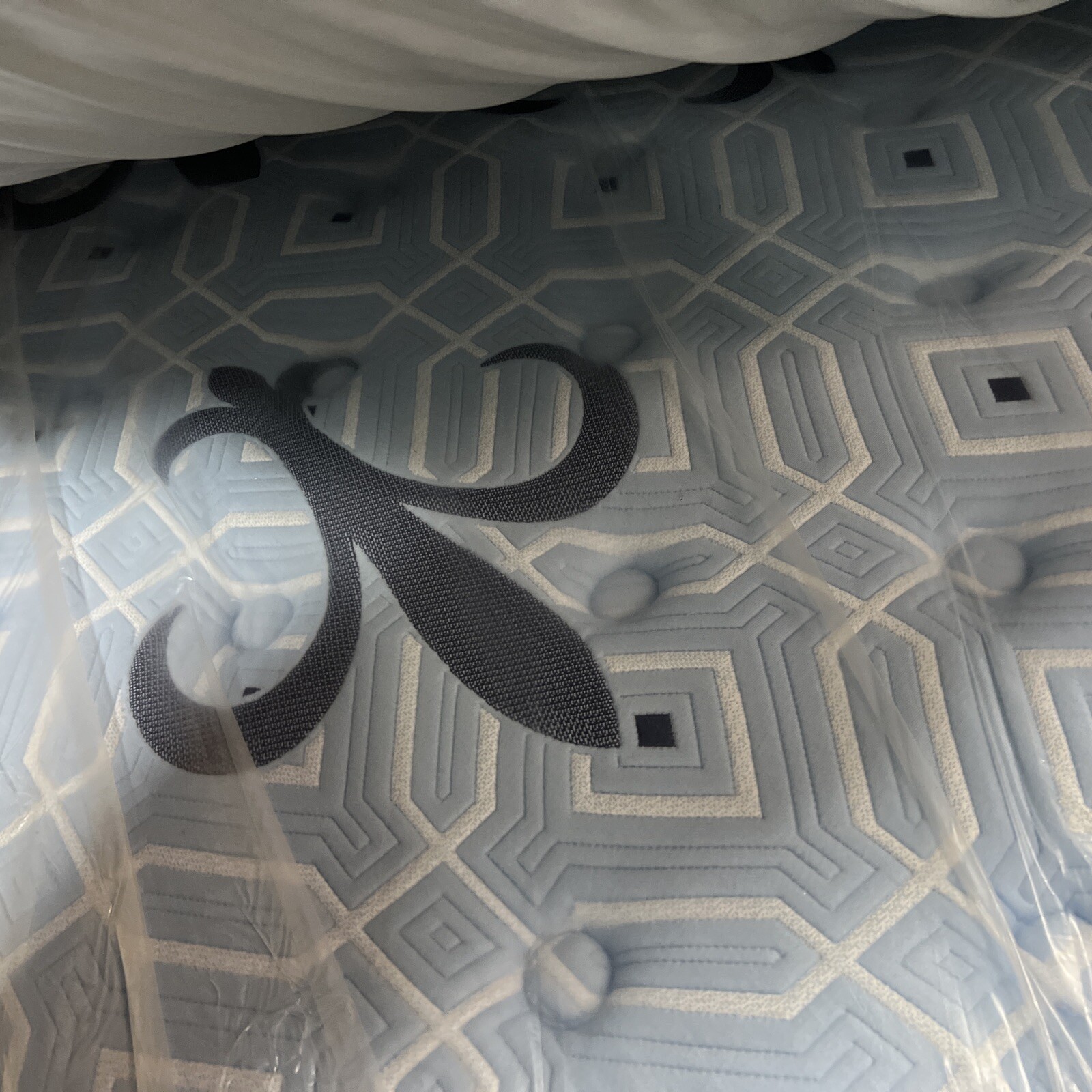 STEARNS AND FOSTER ESTATE Soft Pillowtop KING MATTRESS