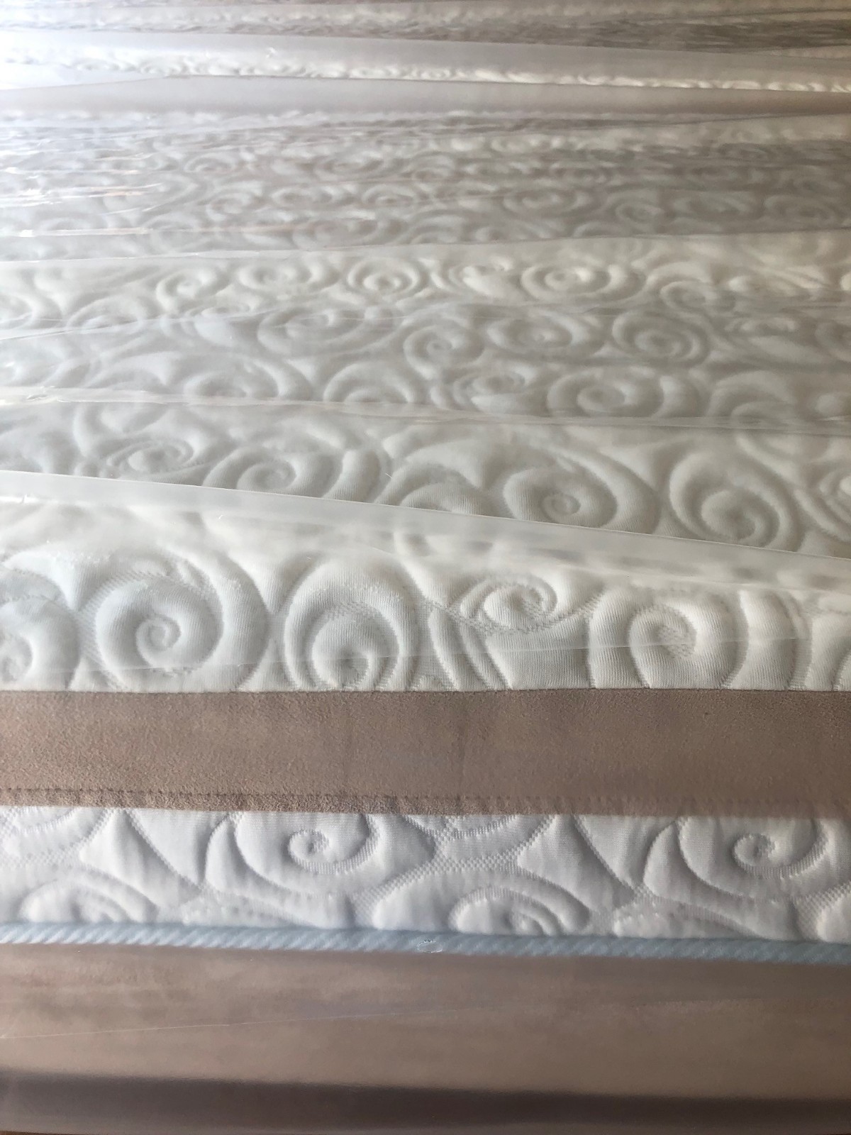 Tempurpedic Rhapsody Breeze Split King Mattress MSRP $6598 FREE SHIPPING!