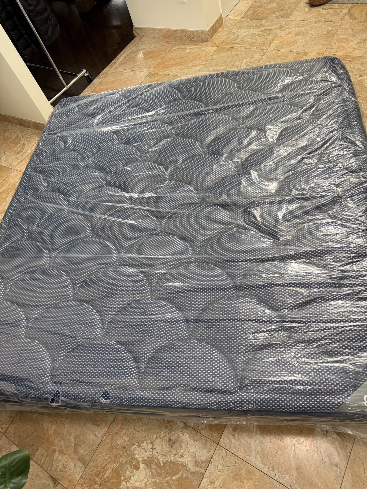 DreamCloud Luxe Hybrid Mattress (New)