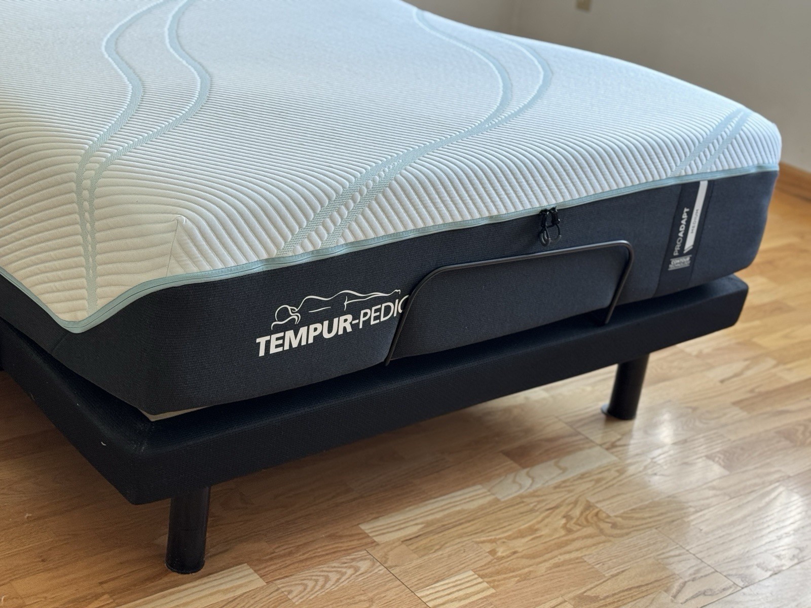 Tempur-Pedic ProAdapt Medium Memory Foam Mattress with adjustable Base