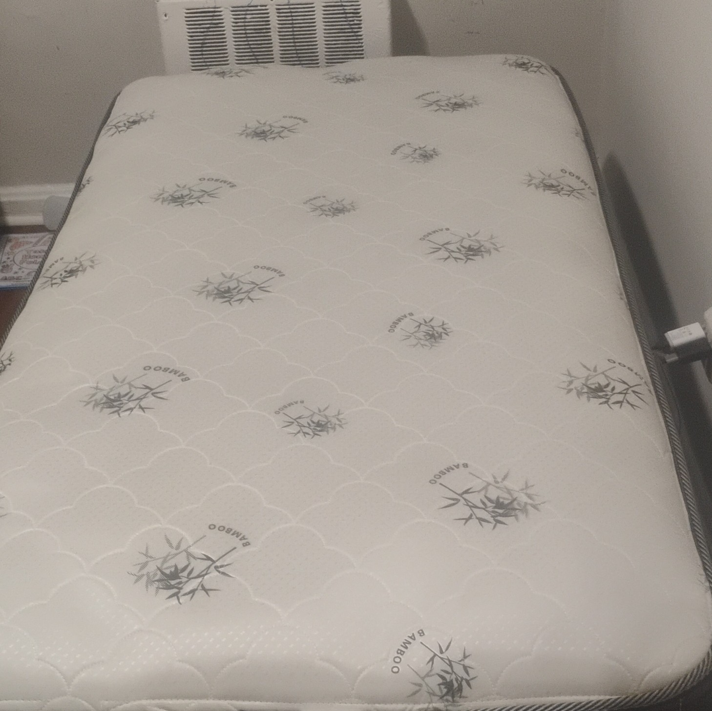 Twin Firm Box Spring Geometric Pattern White Black Rectangle Bedroom Used