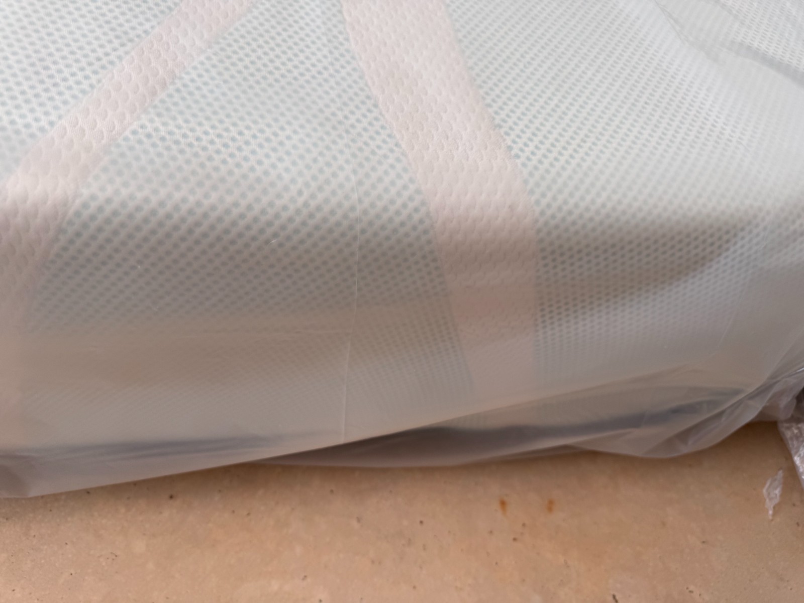 Tempur-pedic mattress Pro breeze Hybrid Pure Cool Twin XL 84” ex-display.