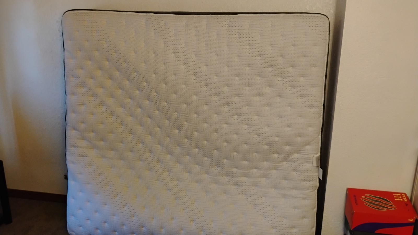 Tempur-Pedic PressureSmart Cold Foam King Mattress Firm White