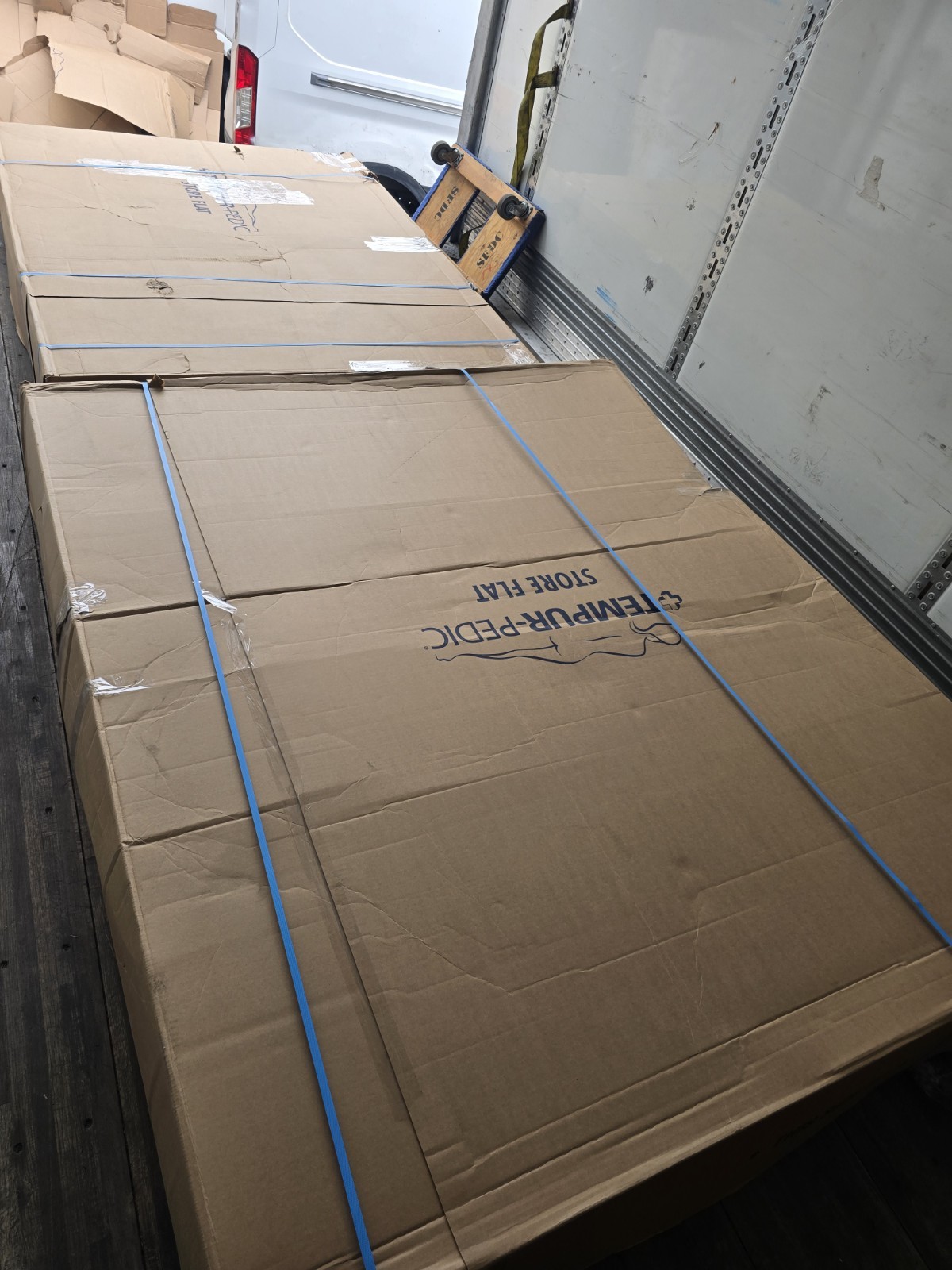 Brand New Tempur-Pedic 2.0 LuxeAdapt Medium Hybrid QUEEN SIZE Sealed Inside Box