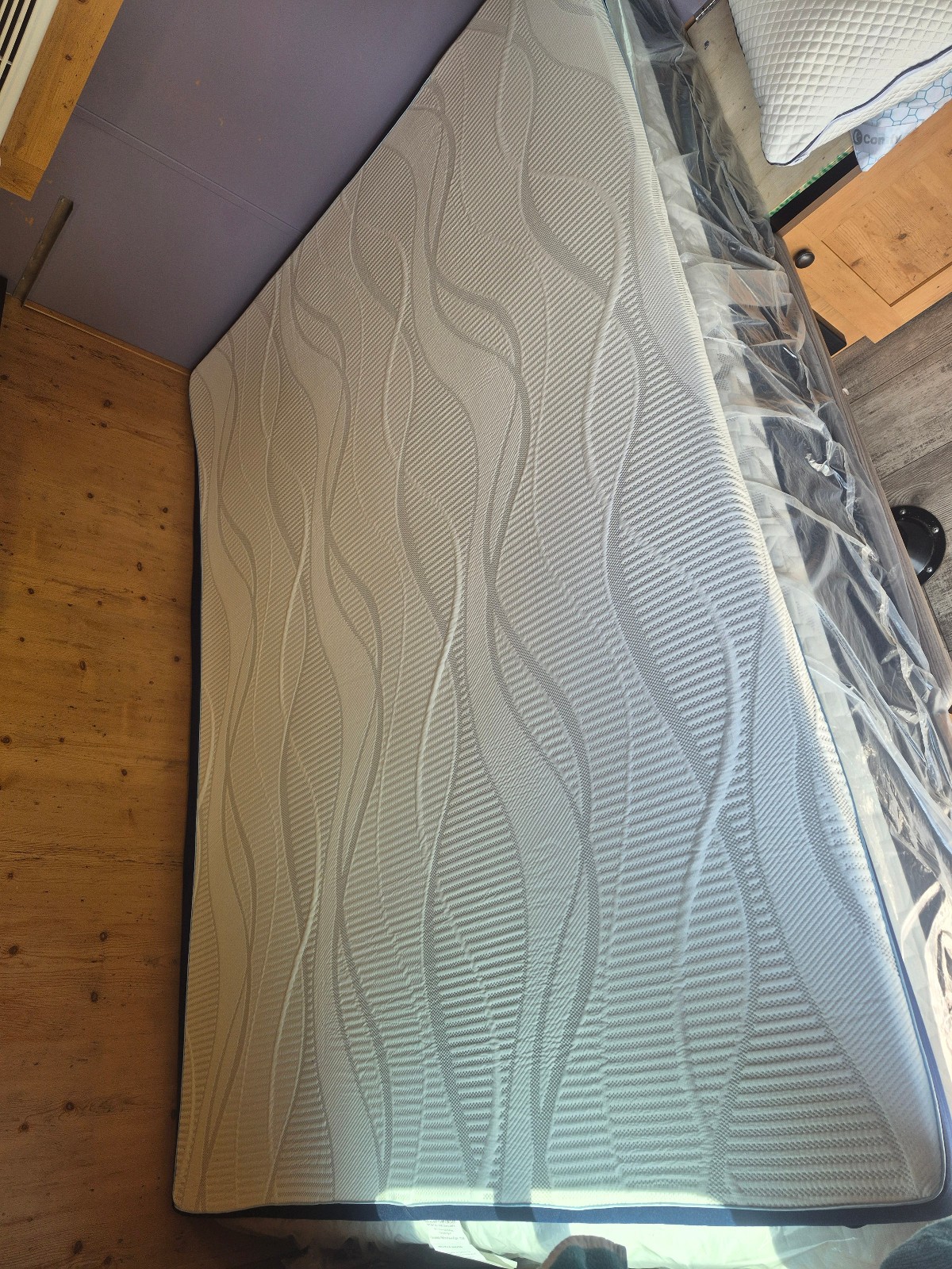 Pre-Owned Nectar Memory Foam, Medium Firm Mattress with 2 inch Soft Topper