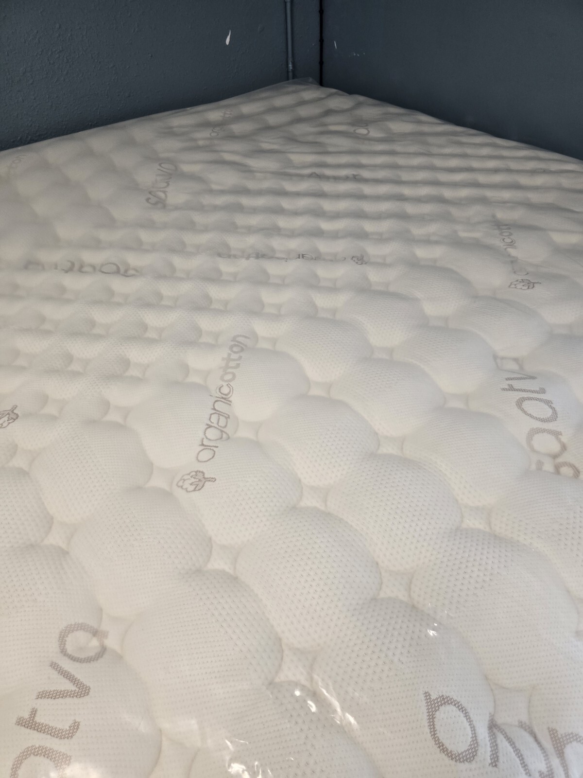 Saatva Loom&Leaf Cal-KING SIZE FIRM