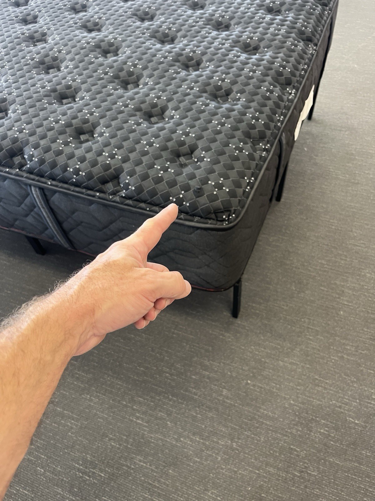 New BEAUTYREST BLACK Series 3 Medium Queen MATTRESS $4,000.00 Free Shipping