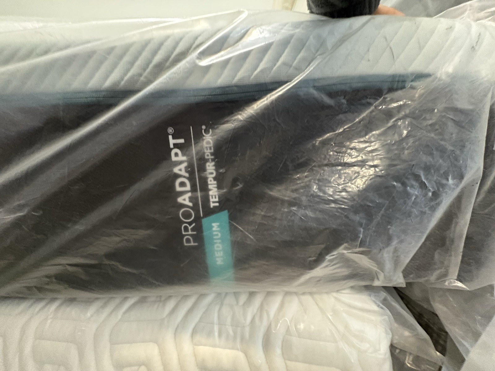 Tempurpedic cal King Proadapt medium 2.0