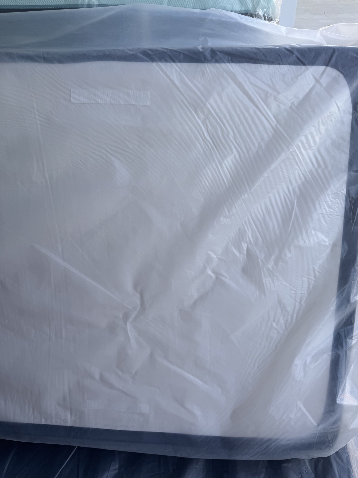 Tempur-pedic mattress Pro Adapt Medium Contour Tech Twin XL/Split CK ex-display.