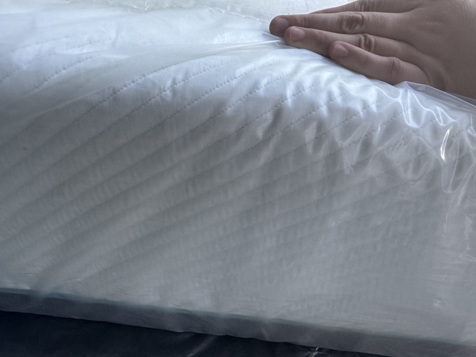 Tempur-pedic mattress Pro Adapt Medium Contour Tech Twin XL/Split CK ex-display.