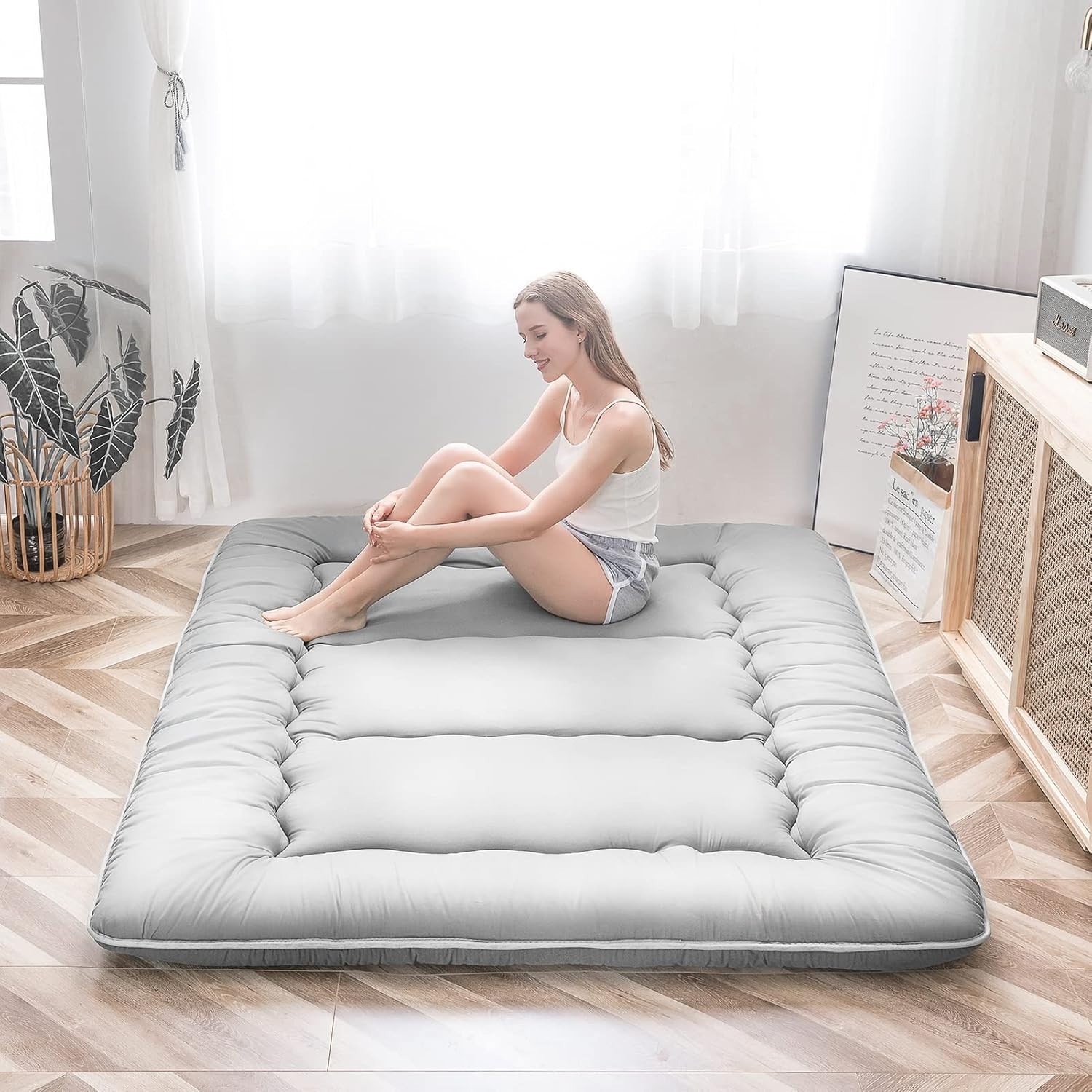 Luxurious Japanese Futon Mattress – Twin Size, Foldable, Grey Daybed Solution