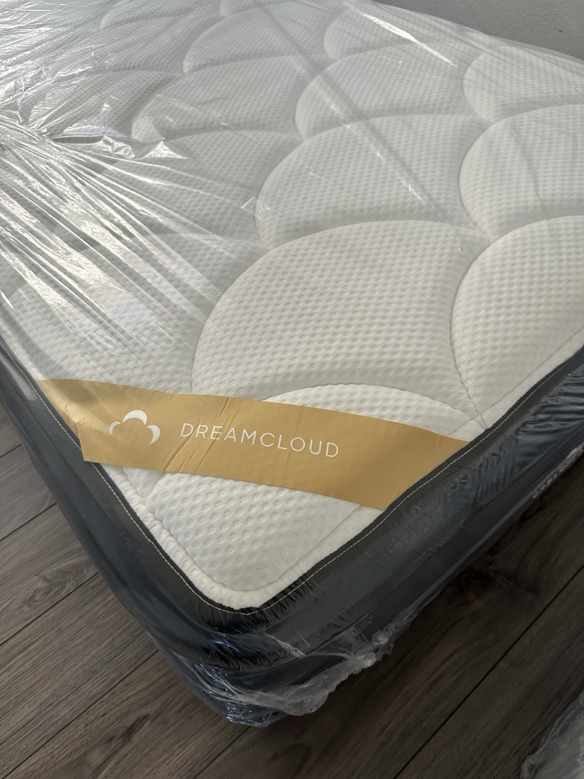 DreamCloud Premier Rest Memory Foam Mattress, Twin XL, Perfect Condition