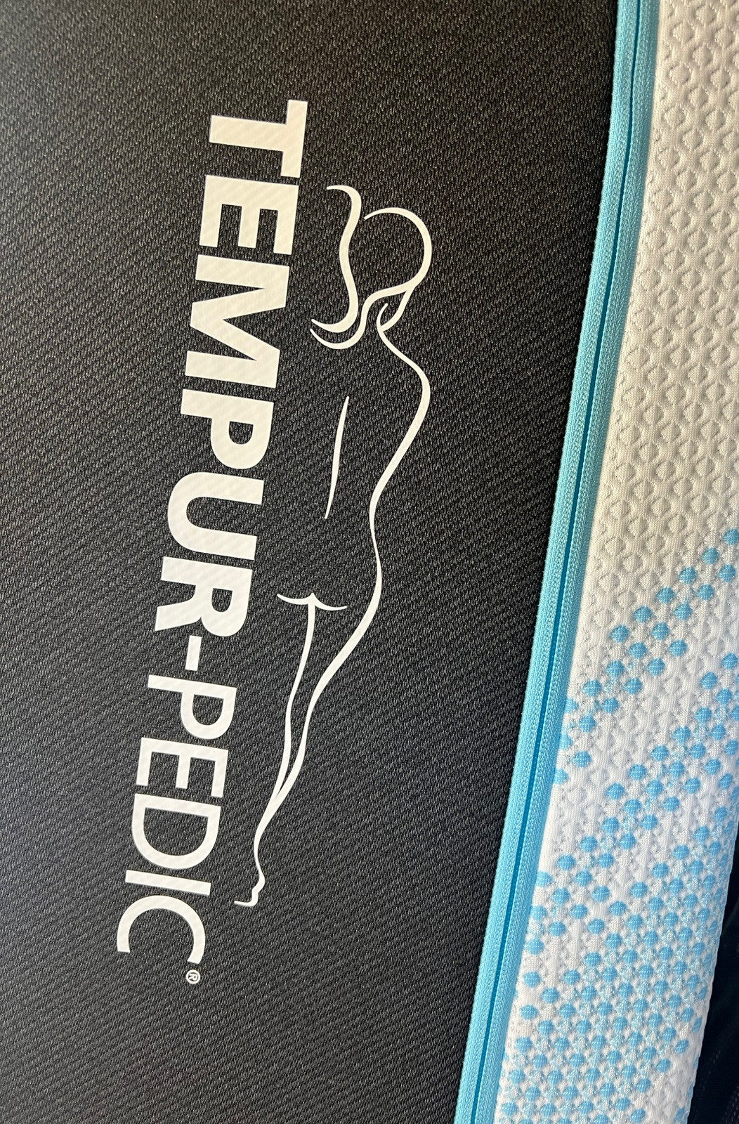 TempurPedic KING 2.0 LUXE BREEZE FIRM NEW 2026 MATTRESS 10 DEGREE CLEARANCE