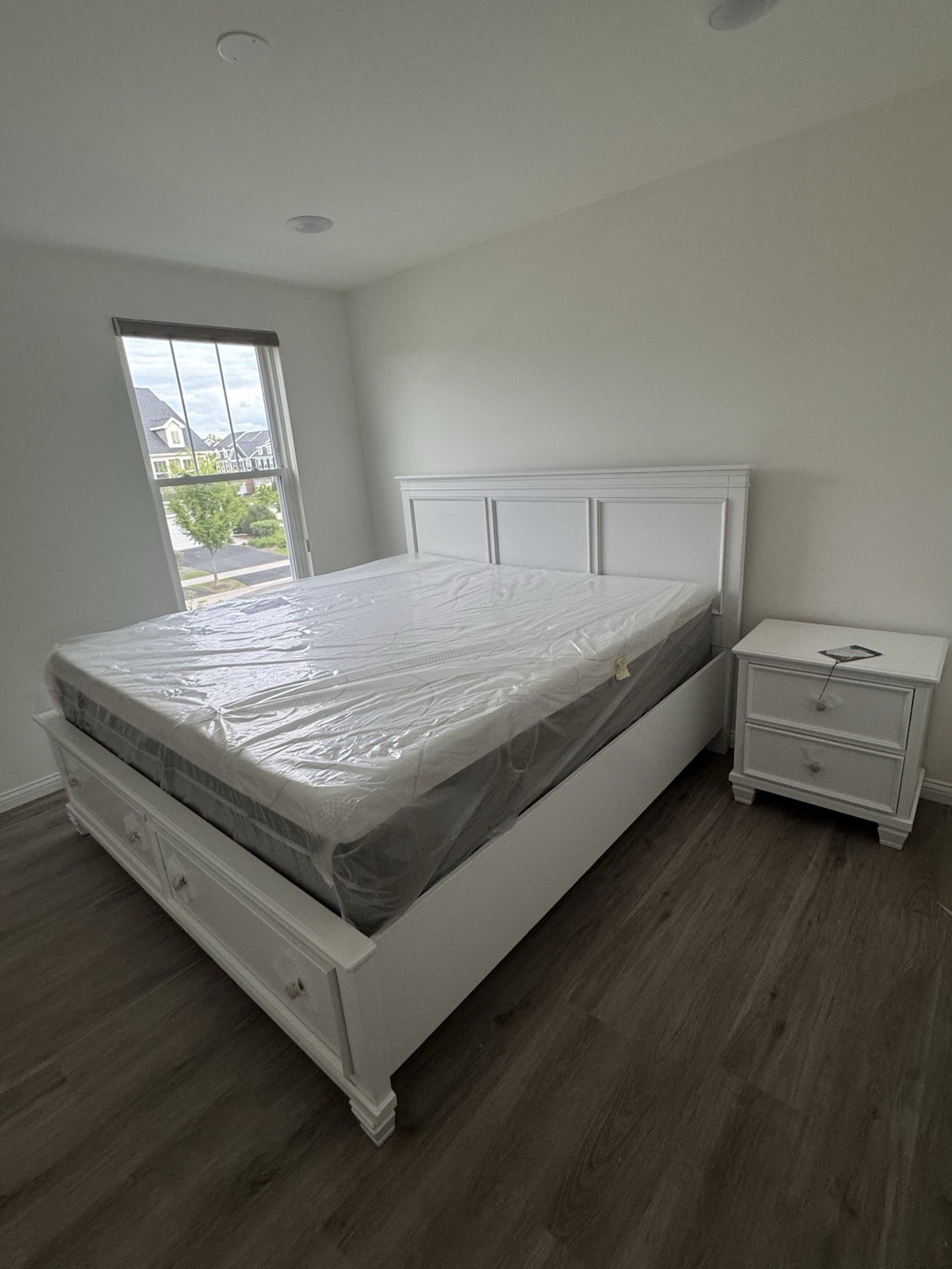 Slumber Solutions Mattress White Gray Abstract Print Rectangle for Bedroom