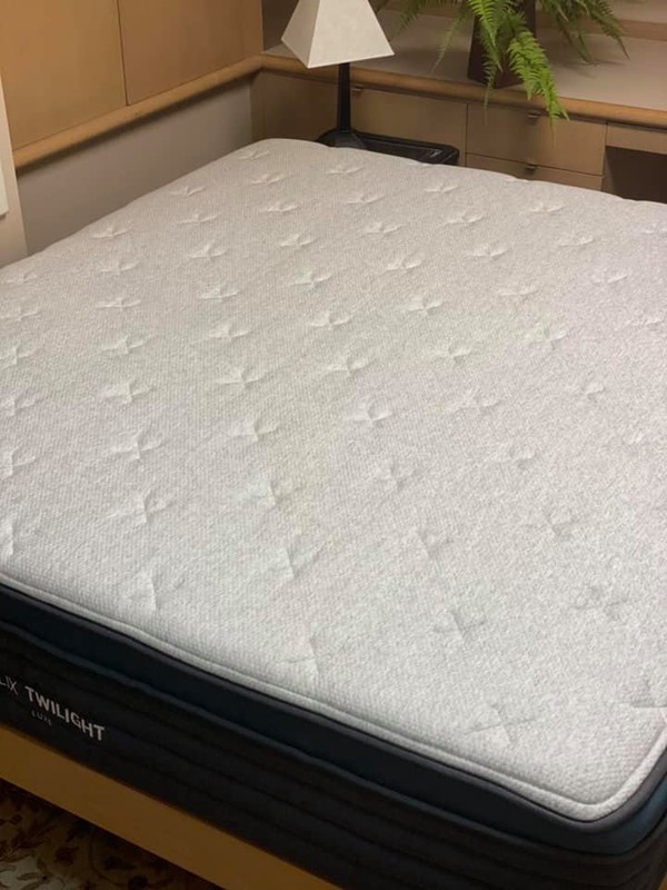 Helix Twilight Luxe Mattress QUEEN / FREE Delivery
