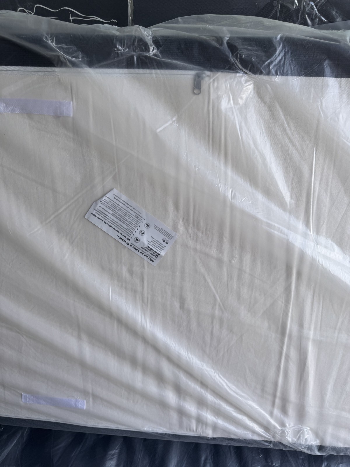 Tempur-pedic mattress Pro Adapt Medium Contour Twin XL/ Split CK ex-display.