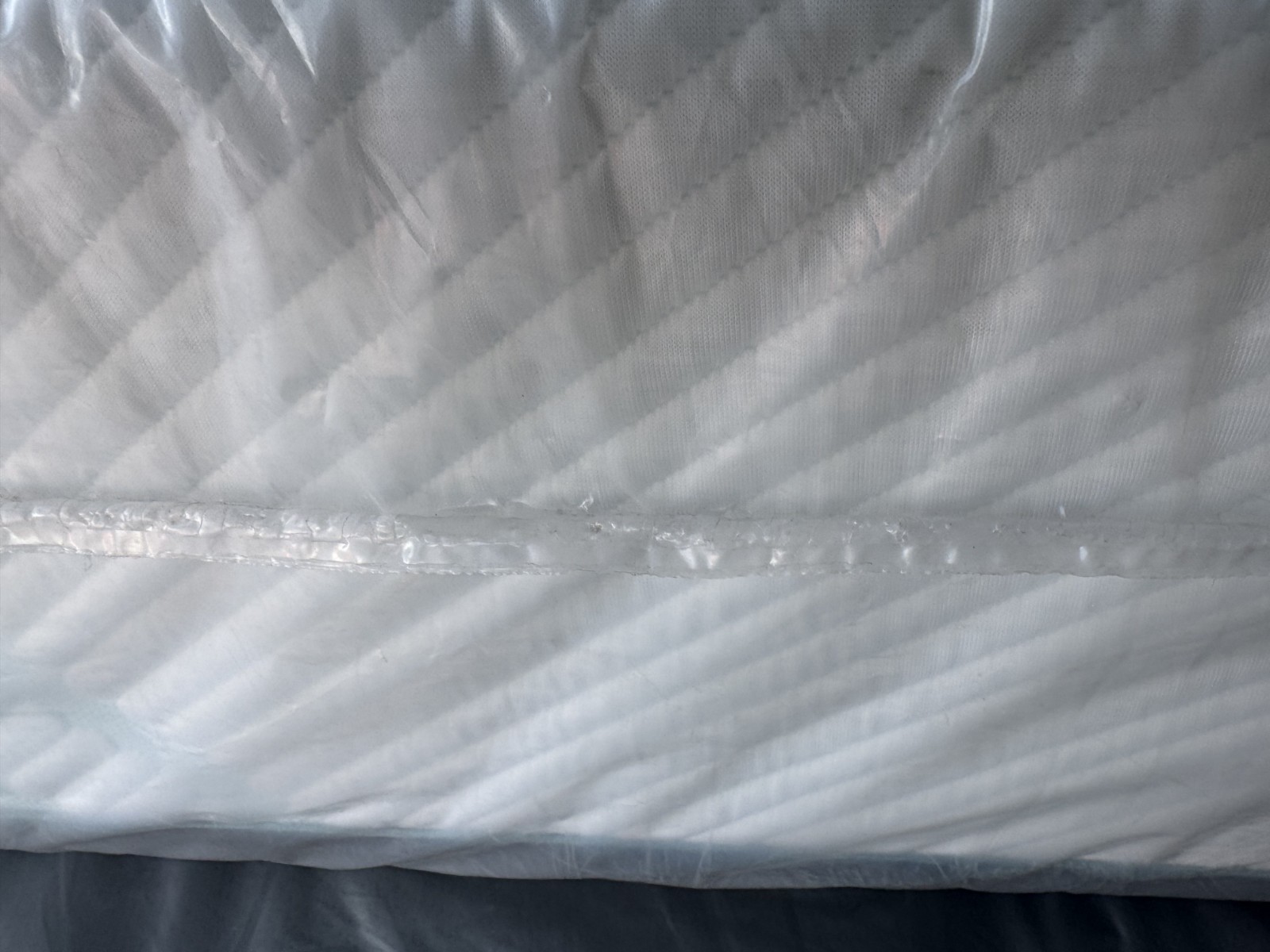 Tempur-pedic mattress Pro Adapt Medium Contour Tech Twin XL/Split CK ex-display.
