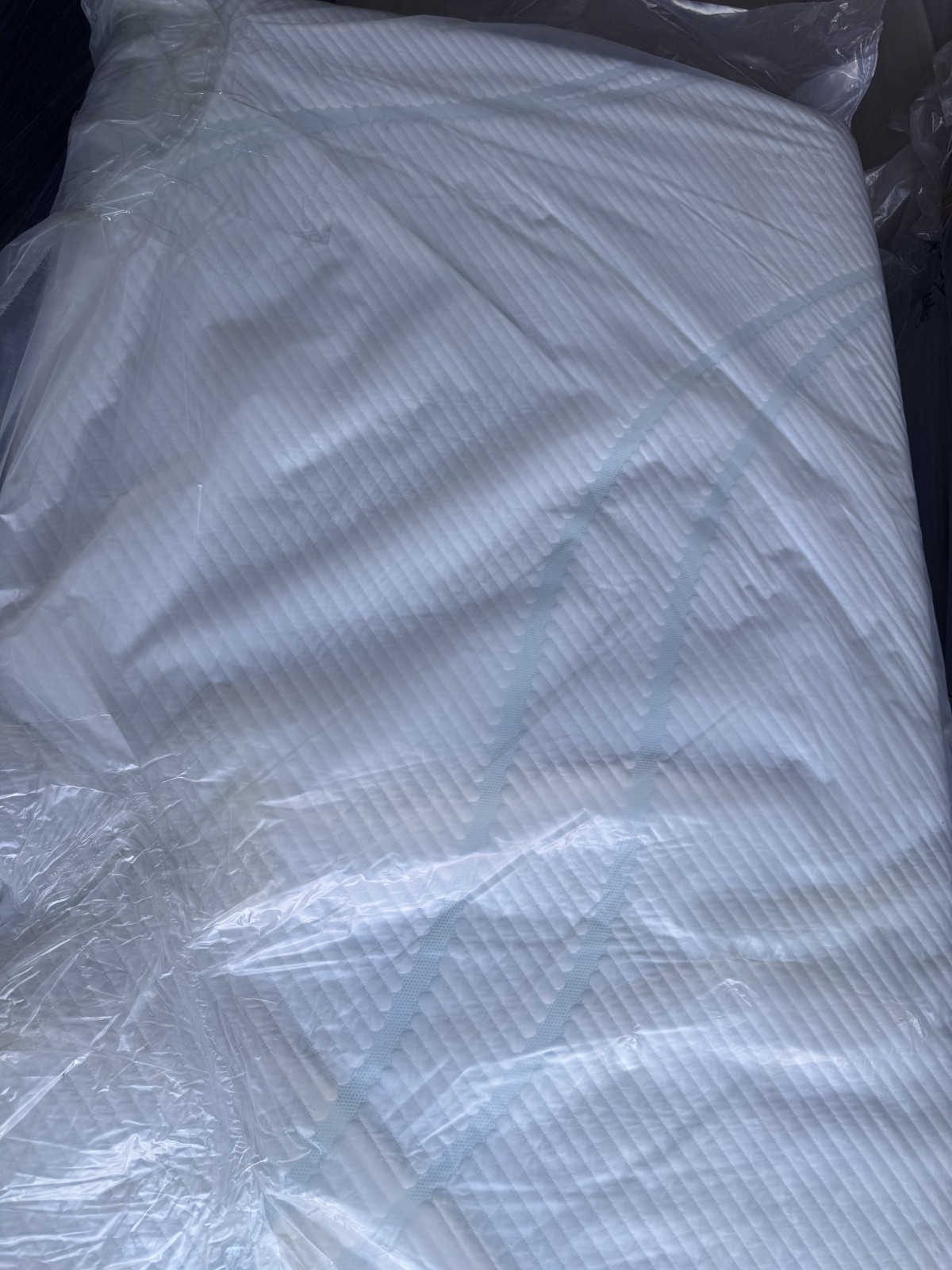 Tempur-pedic mattress Pro Adapt Medium Contour Tech Twin XL/Split CK ex-display.