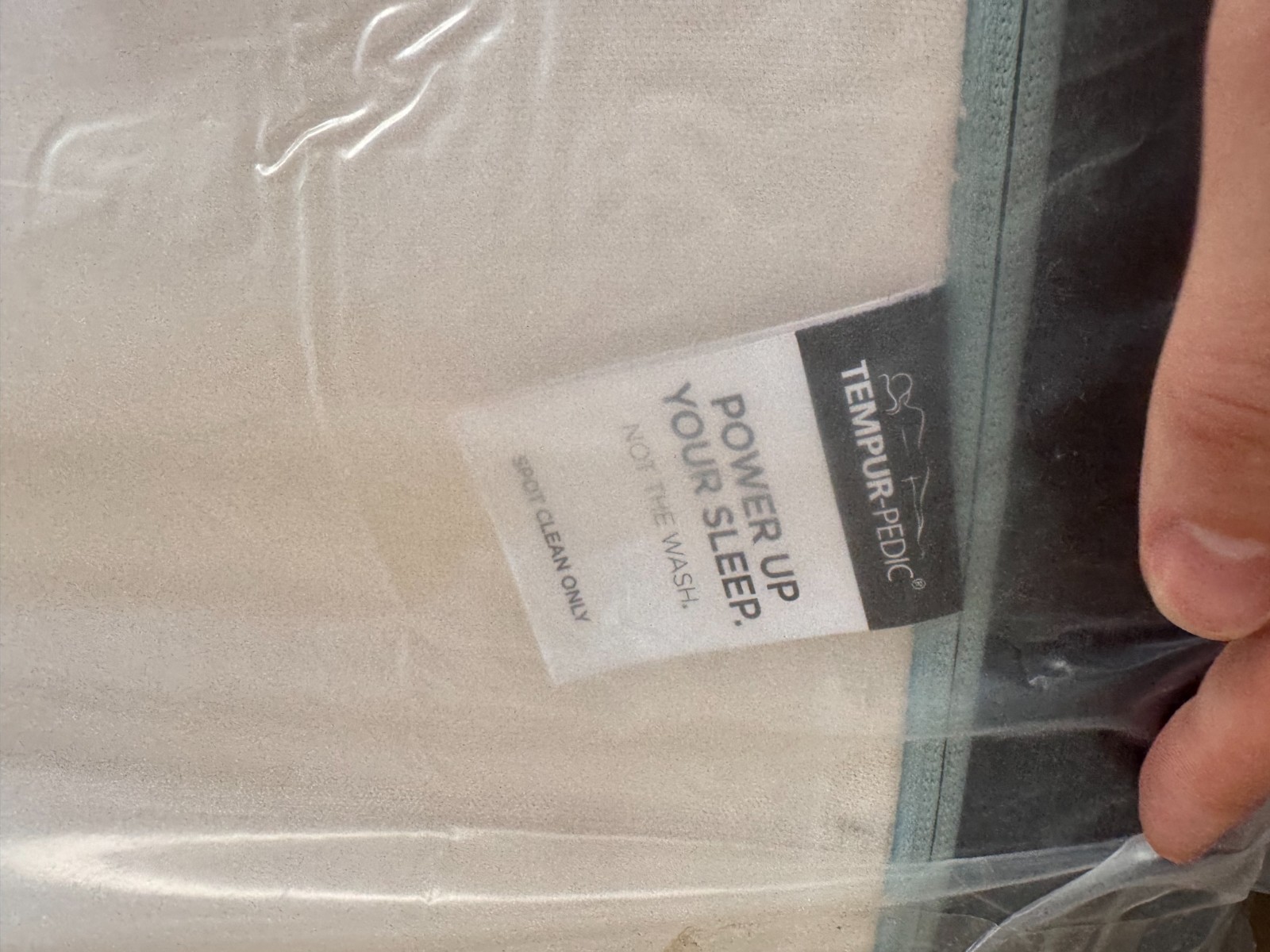 Tempur-pedic mattress Pro breeze Hybrid Pure Cool Twin XL 84” ex-display.