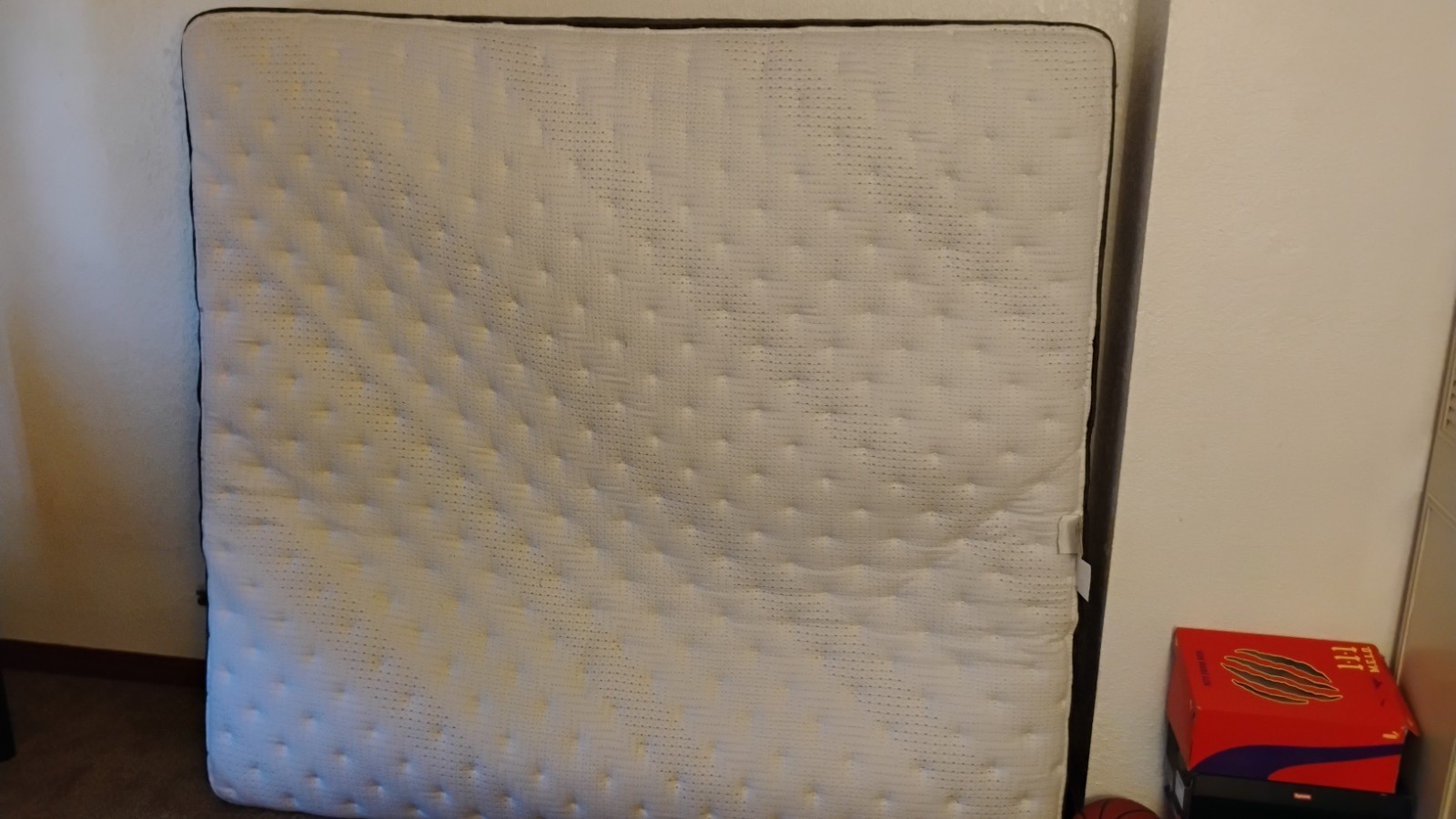 Tempur-Pedic PressureSmart Cold Foam King Mattress Firm White