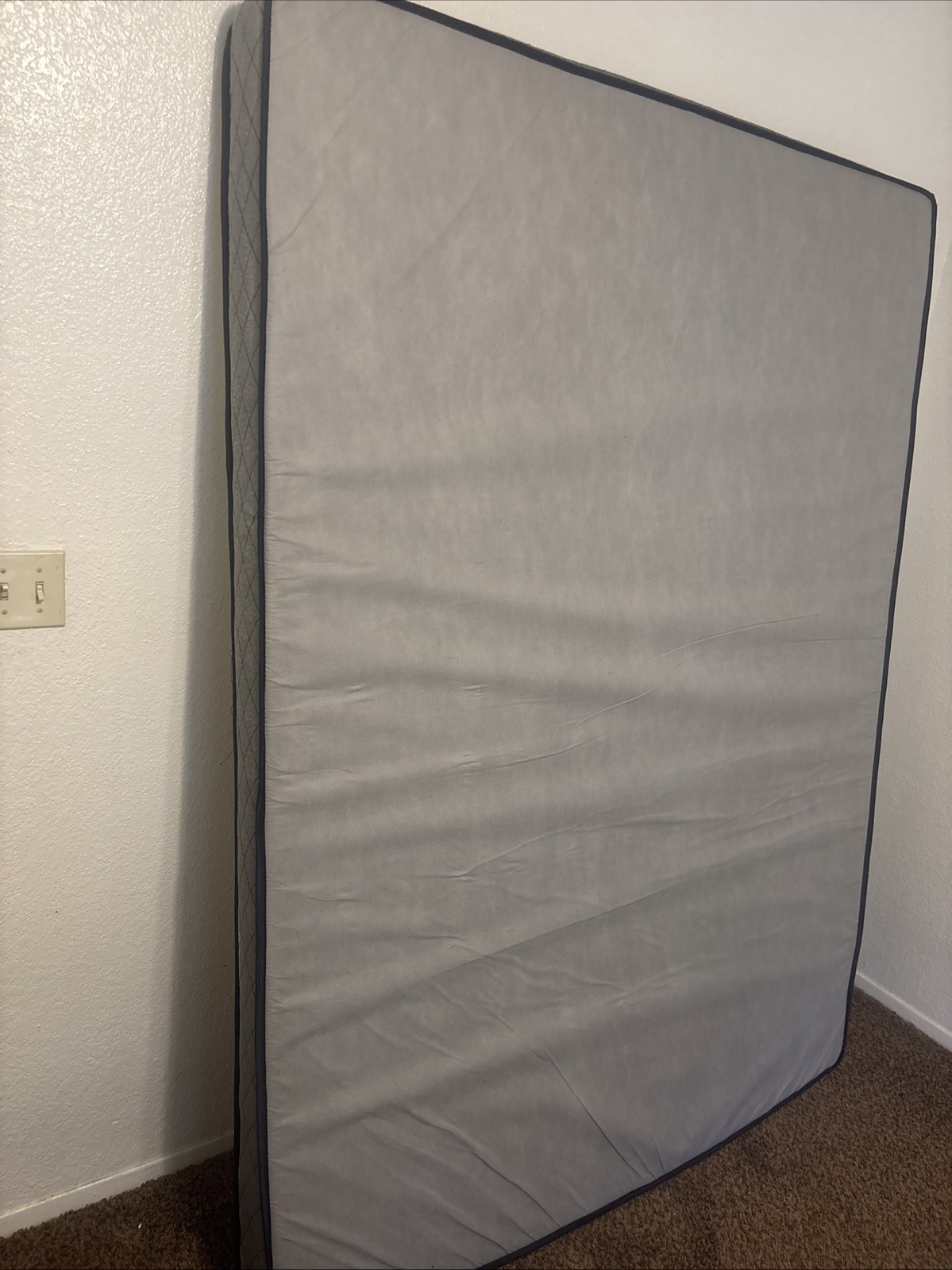 Comfortable Quilted Mattress with Breathable Fabric Cover