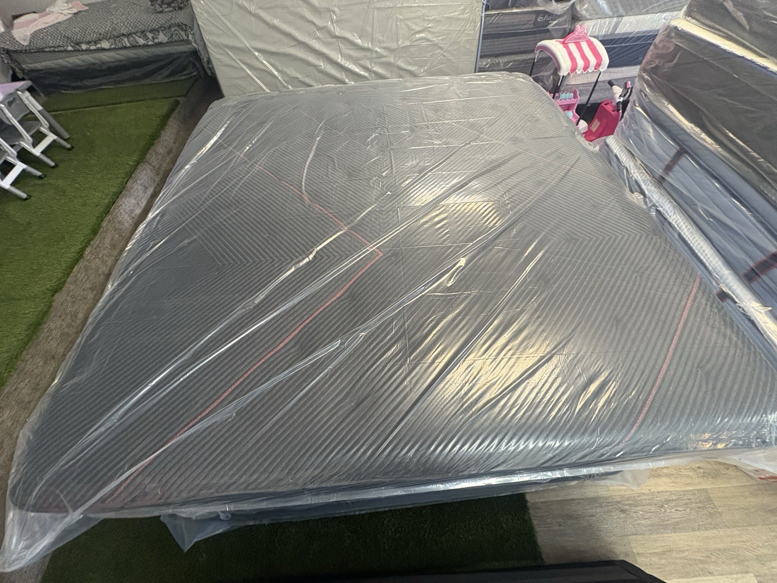Simmons Beautyrest Black C-Class Medium Tight Top King mattress