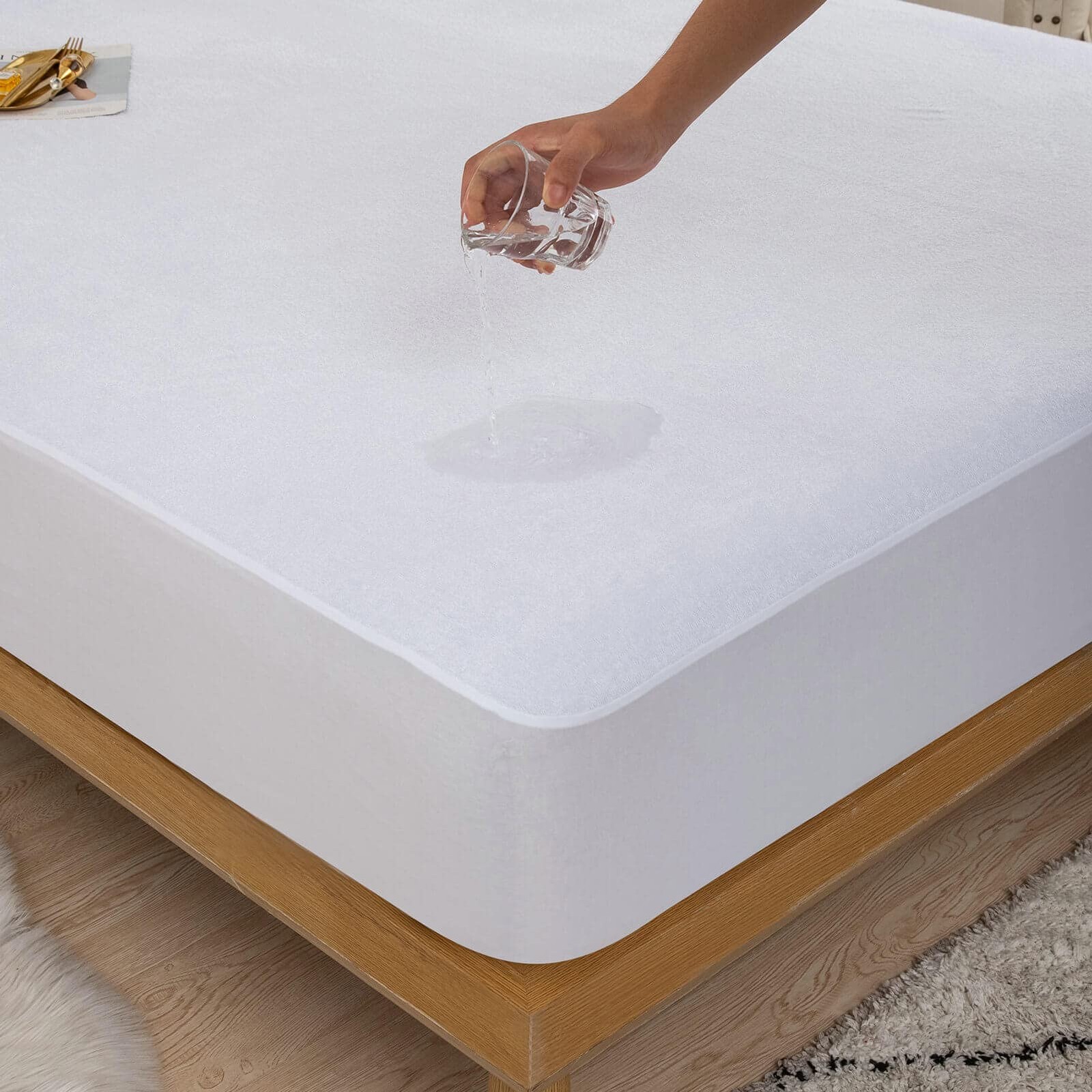 Kingnex Queen Size Mattress Protector Waterproof Soft Queen, White