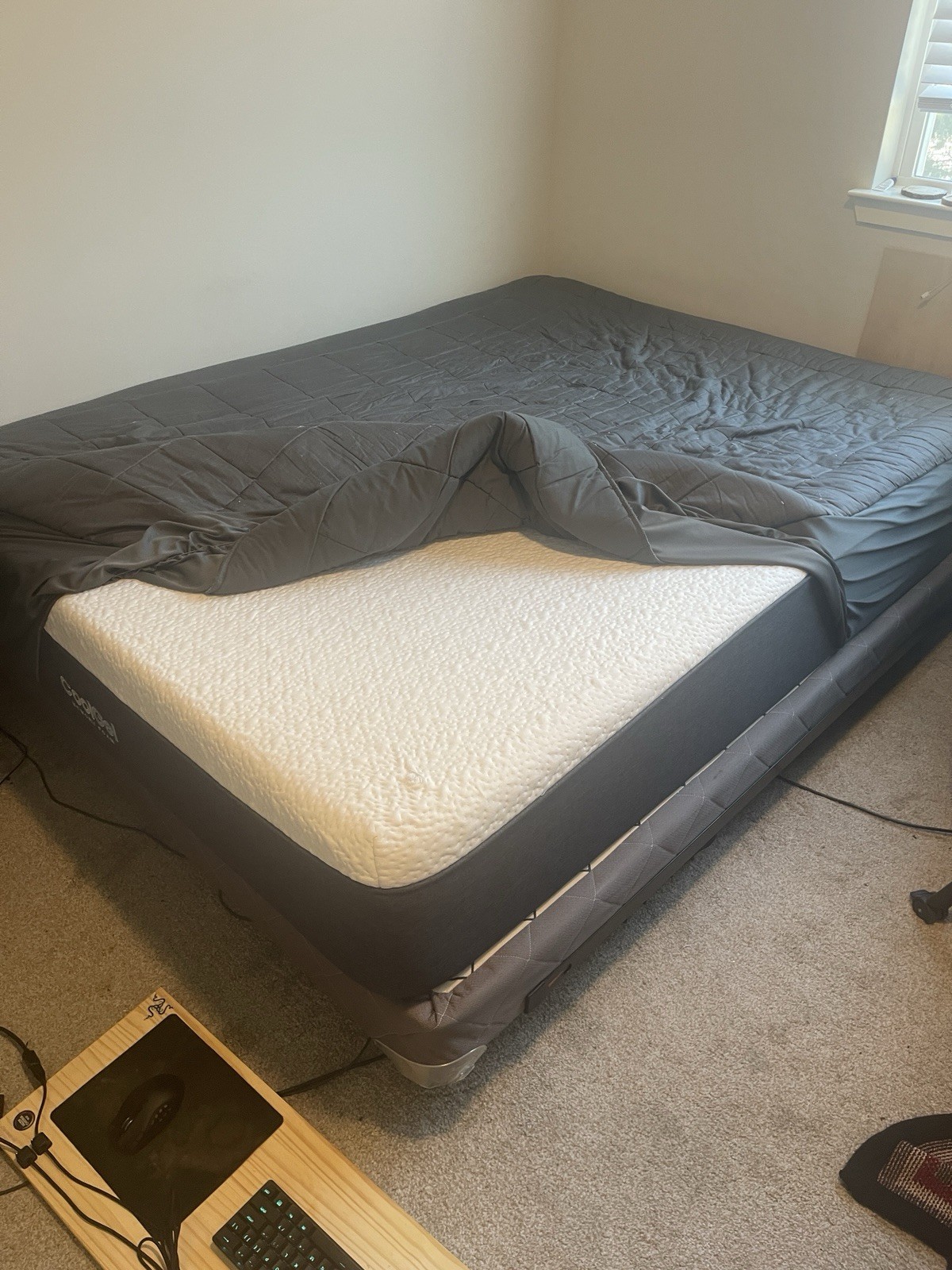 CoolGel Queen Memory Foam Mattress White & Black Breathable Solid Bedroom