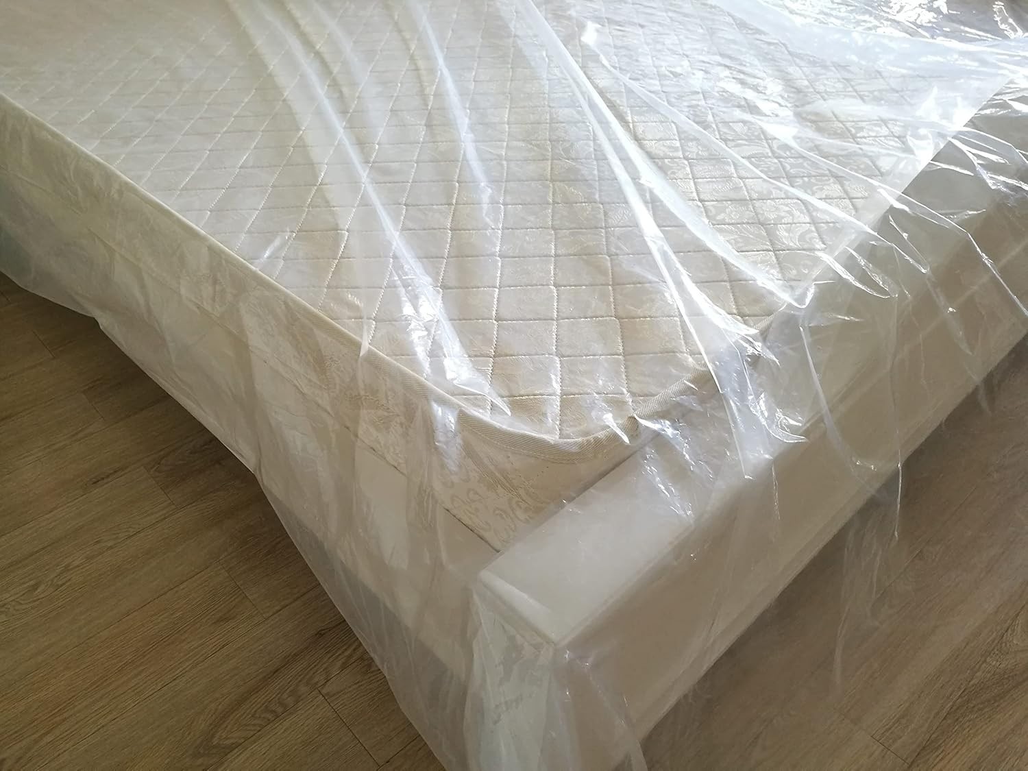 Lightweight Mattress Storage Bag 1 Pack Clear Polyethylene Fits Queen King Size
