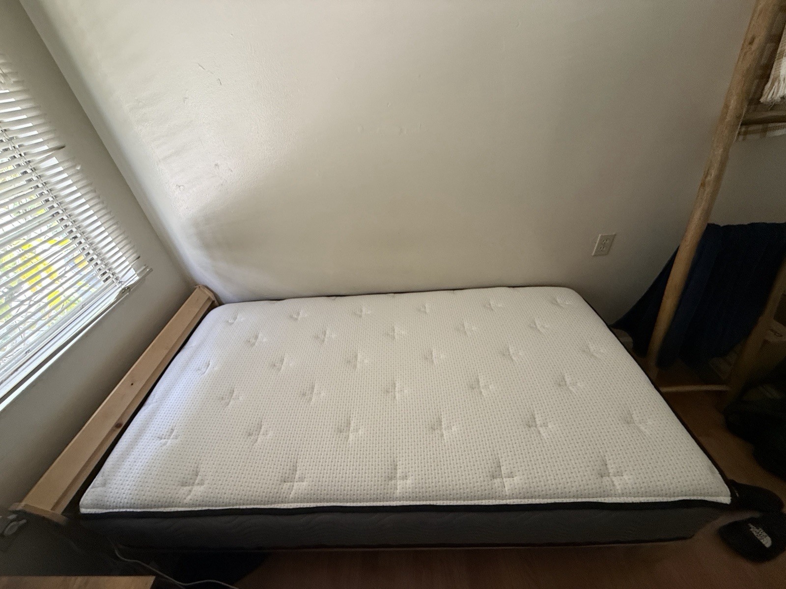 Twin Memory Foam + Spring Mattress, Medium Firm, White/Black