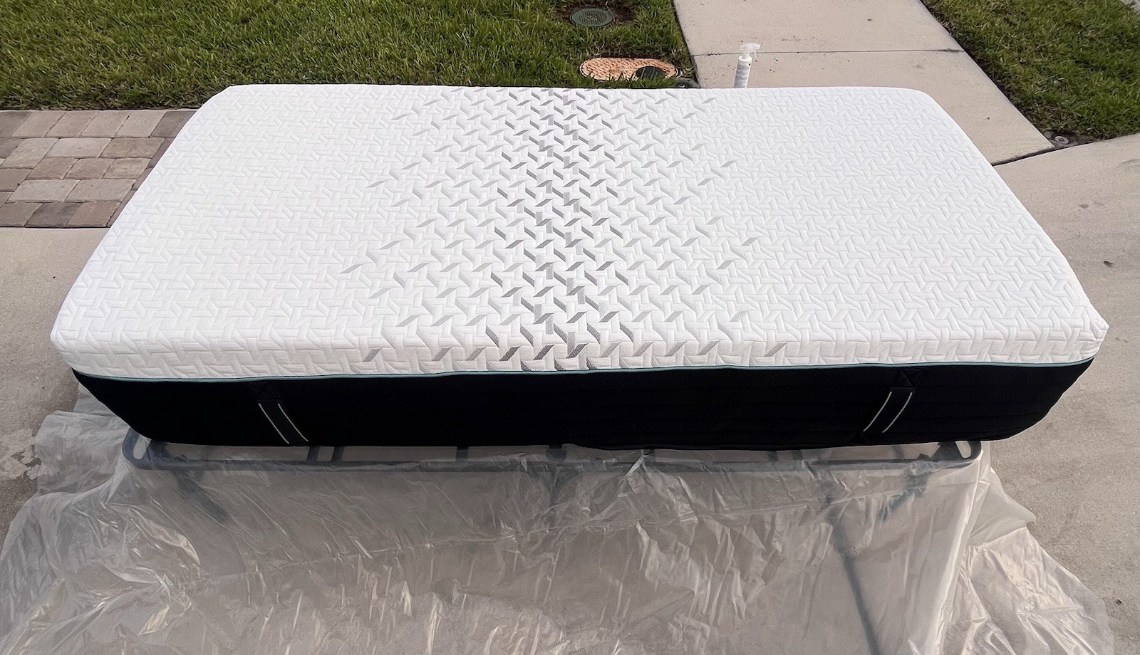 Nectar Twin Memory Foam Mattress Medium Firm Cooling Technology White/Black