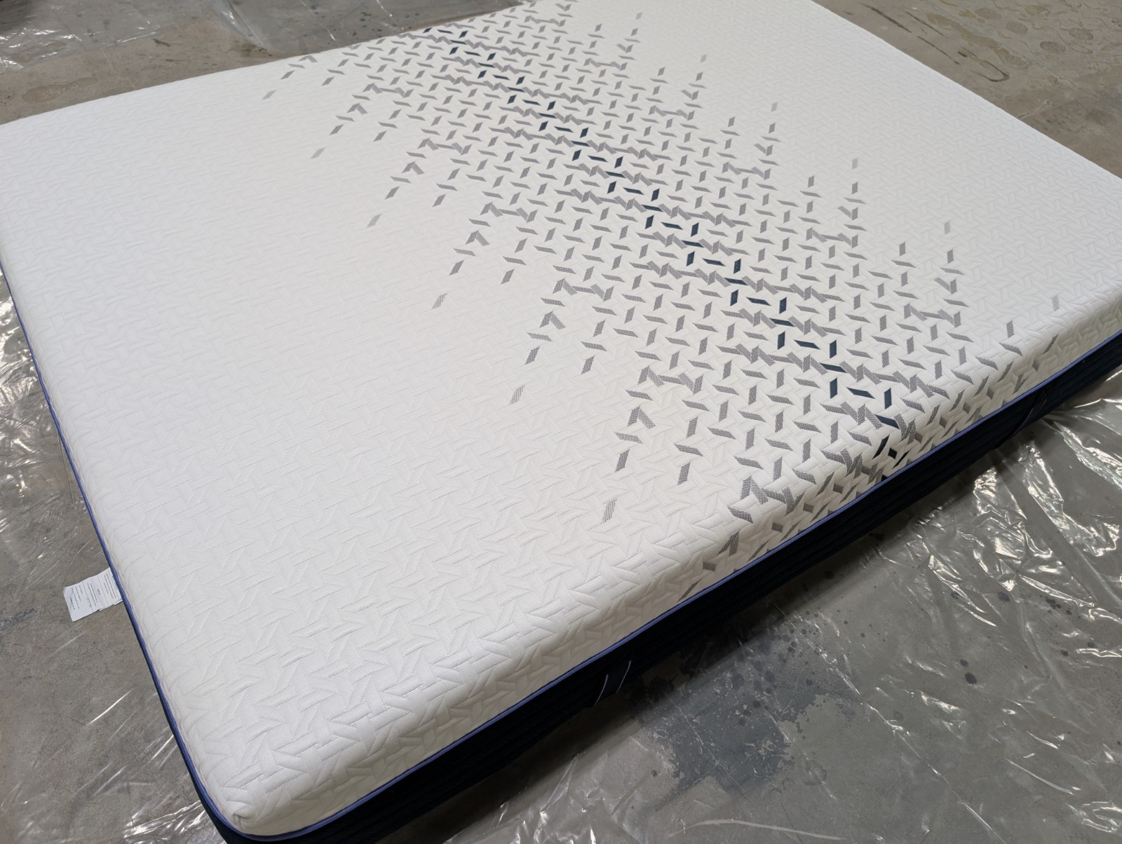 Nectar King Size Luxe Memory Foam Mattress Medium Firm Breathable White/Blue