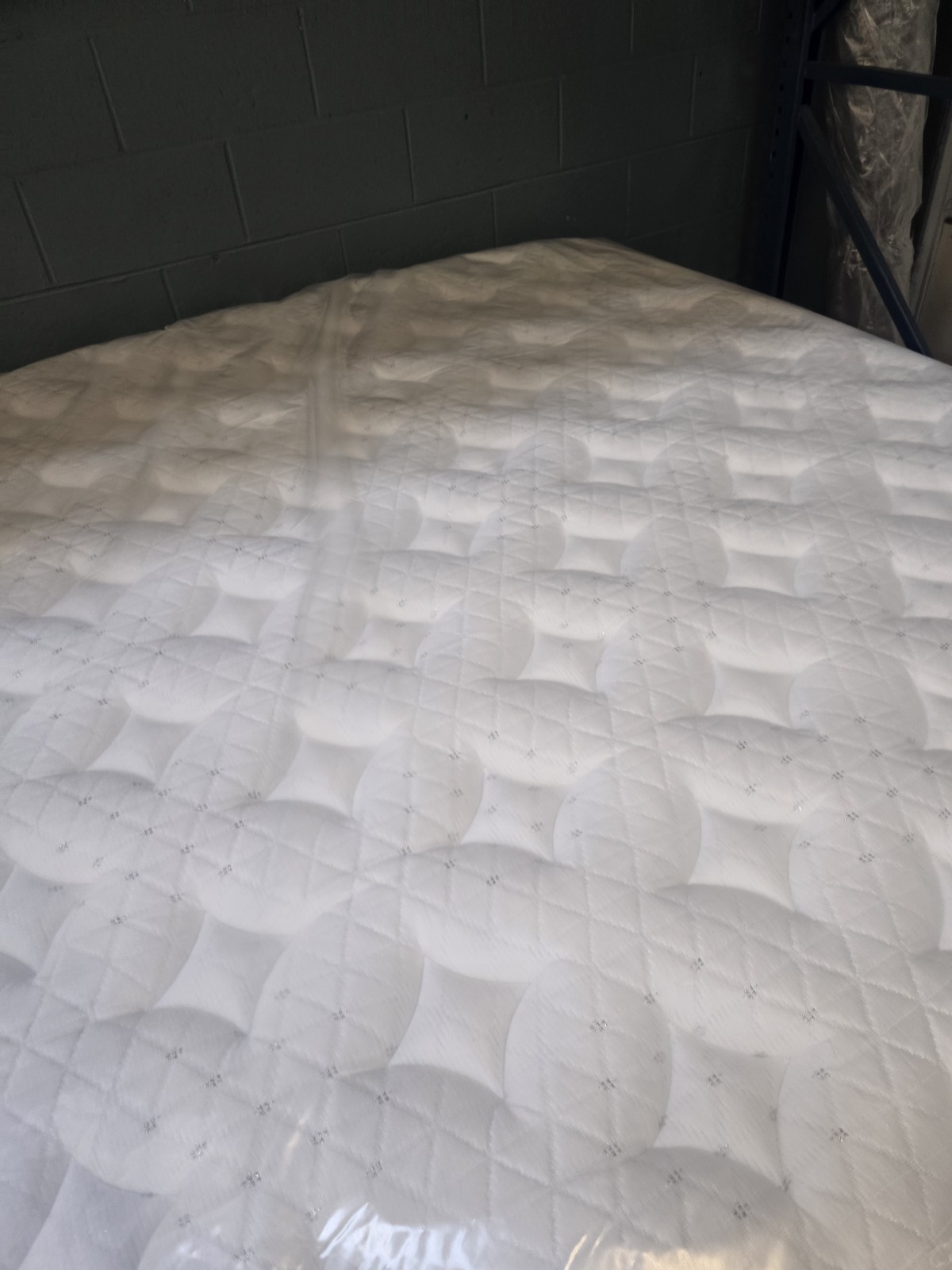 Helix Midnight Core With GlacioTex Cooling Pillow Top KING SIZE
